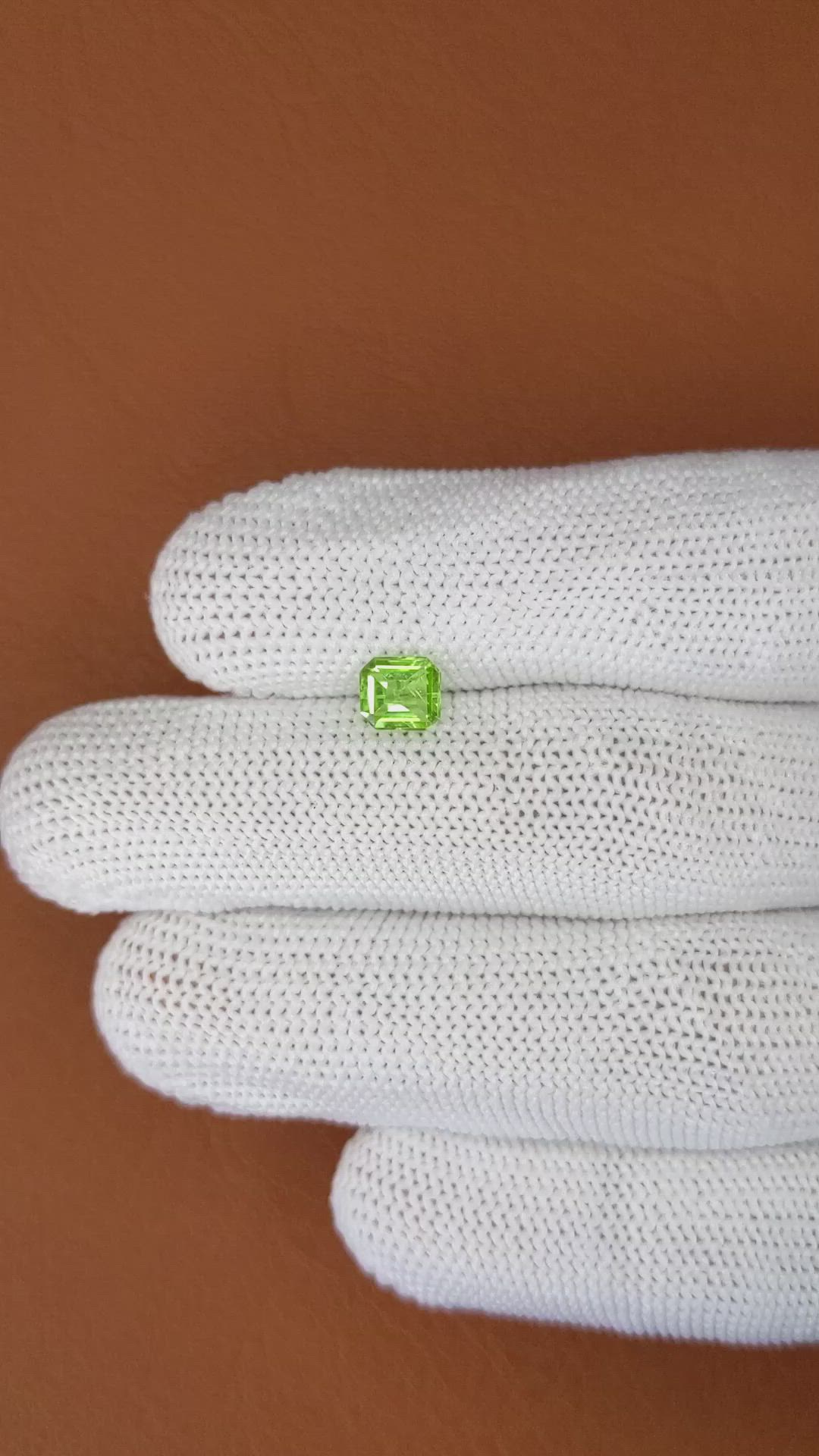 0.80 Ct. Green (Lime Green) Peridot from Pakistan Size Video