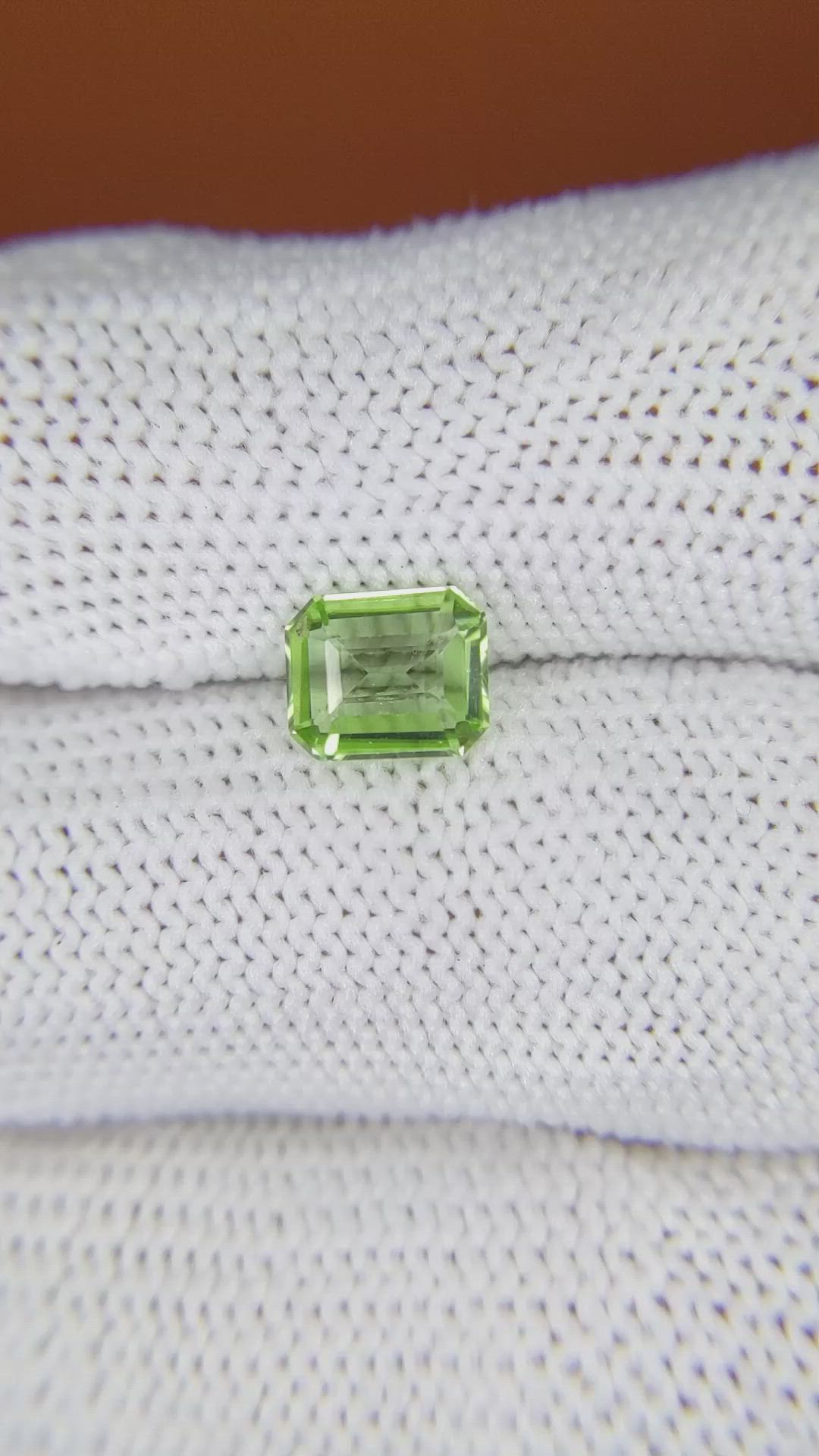 1.07 Ct. Green (Lime Green) Peridot from Pakistan Size Video