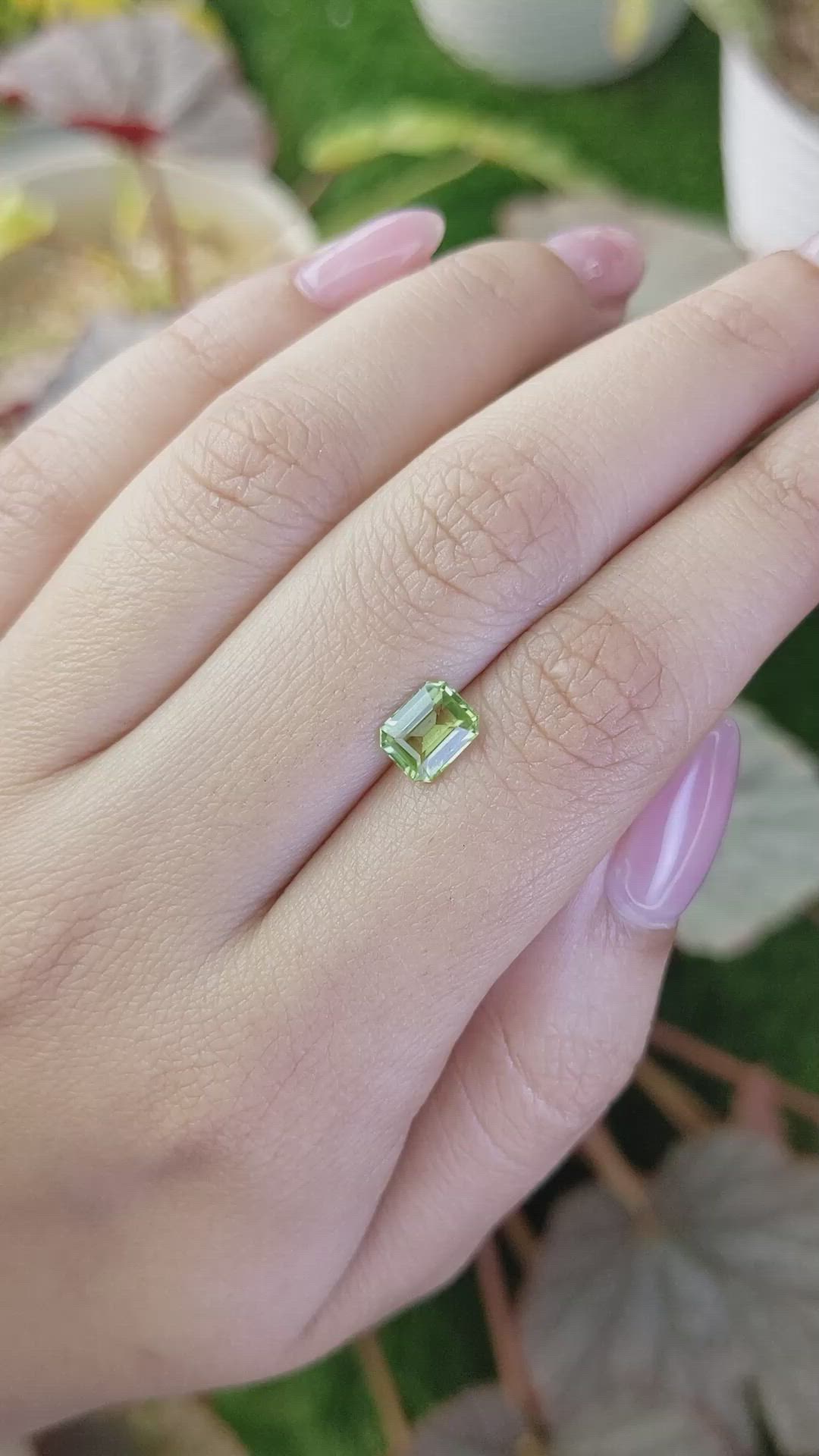1.16 Ct. Green (Lime Green) Peridot from Pakistan Size Video