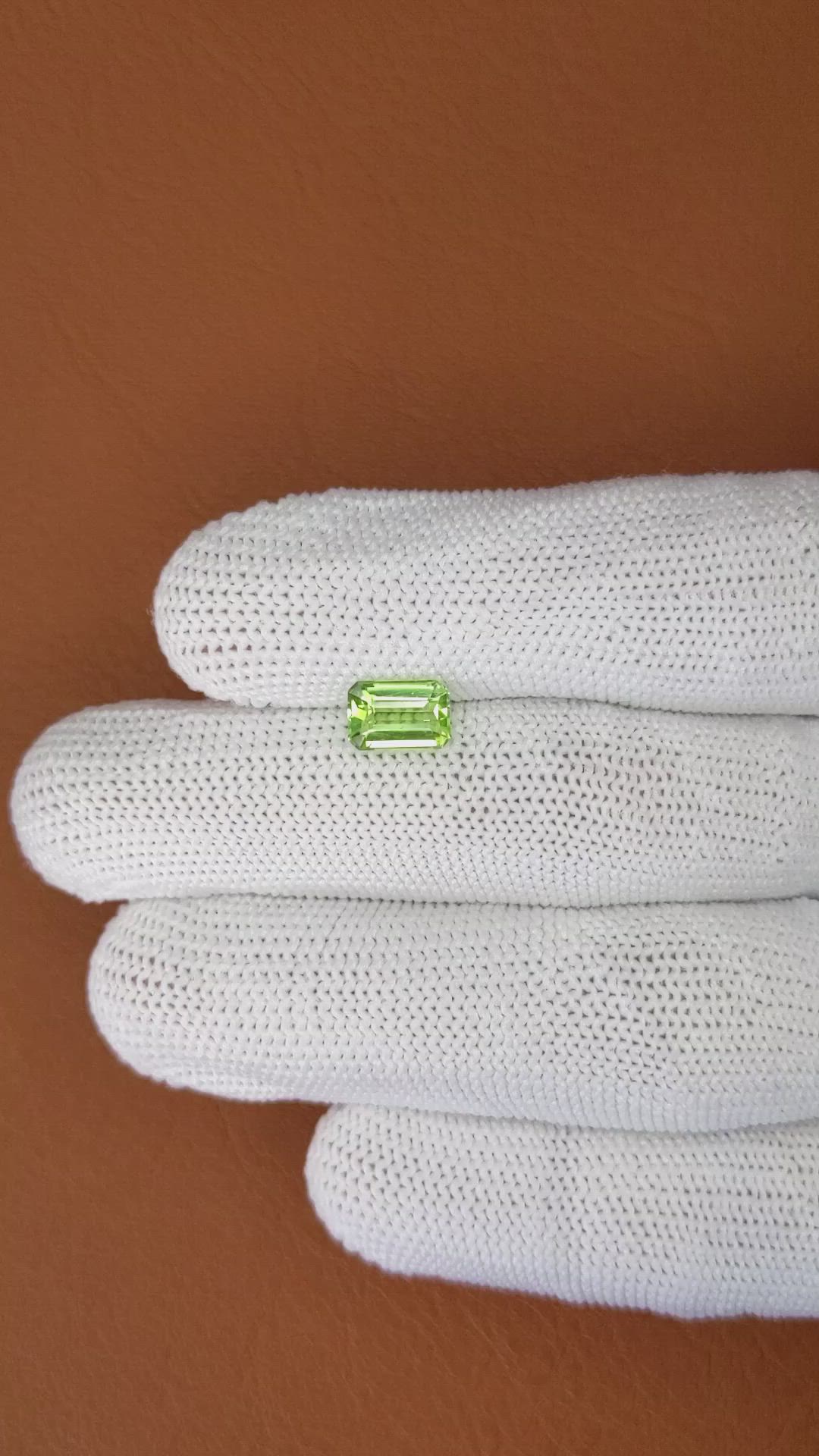 1.30 Ct. Green (Lime Green) Peridot from Pakistan Size Video