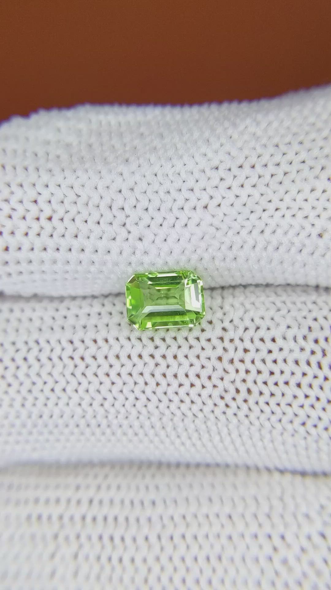 1.14 Ct. Green (Lime Green) Peridot from Pakistan Size Video