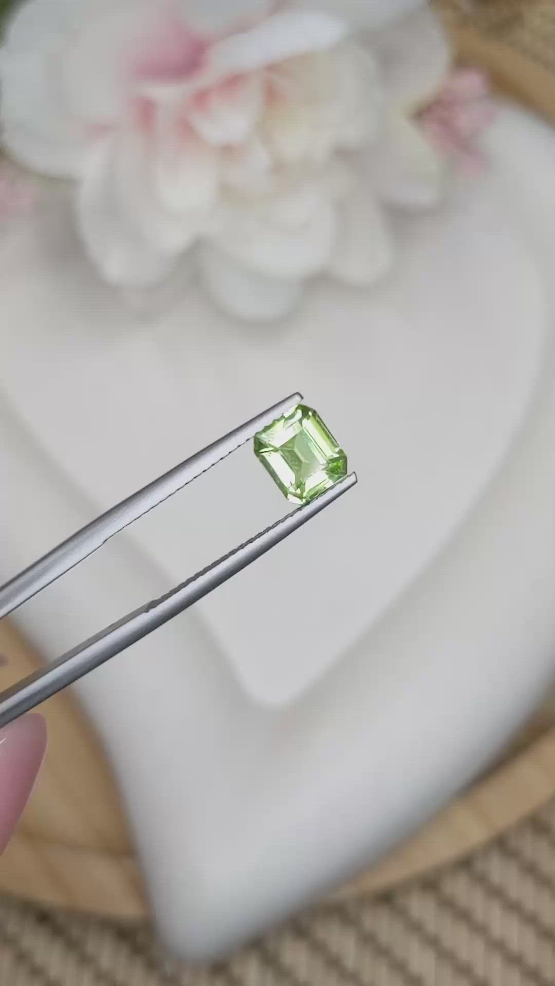 1.25 Ct. Green (Lime Green) Peridot from Pakistan Size Video