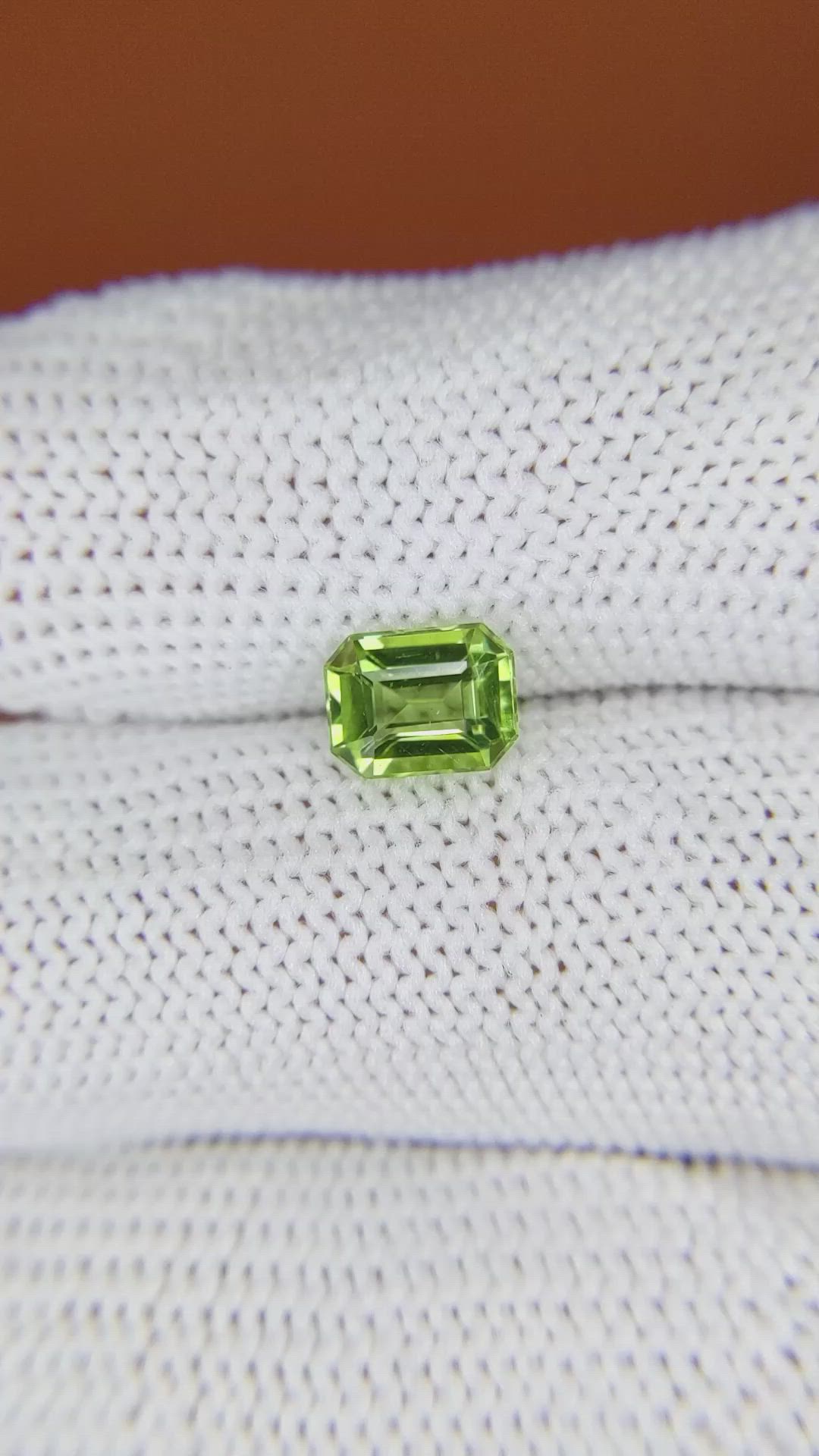 1.10 Ct. Green (Lime Green) Peridot from Pakistan Size Video