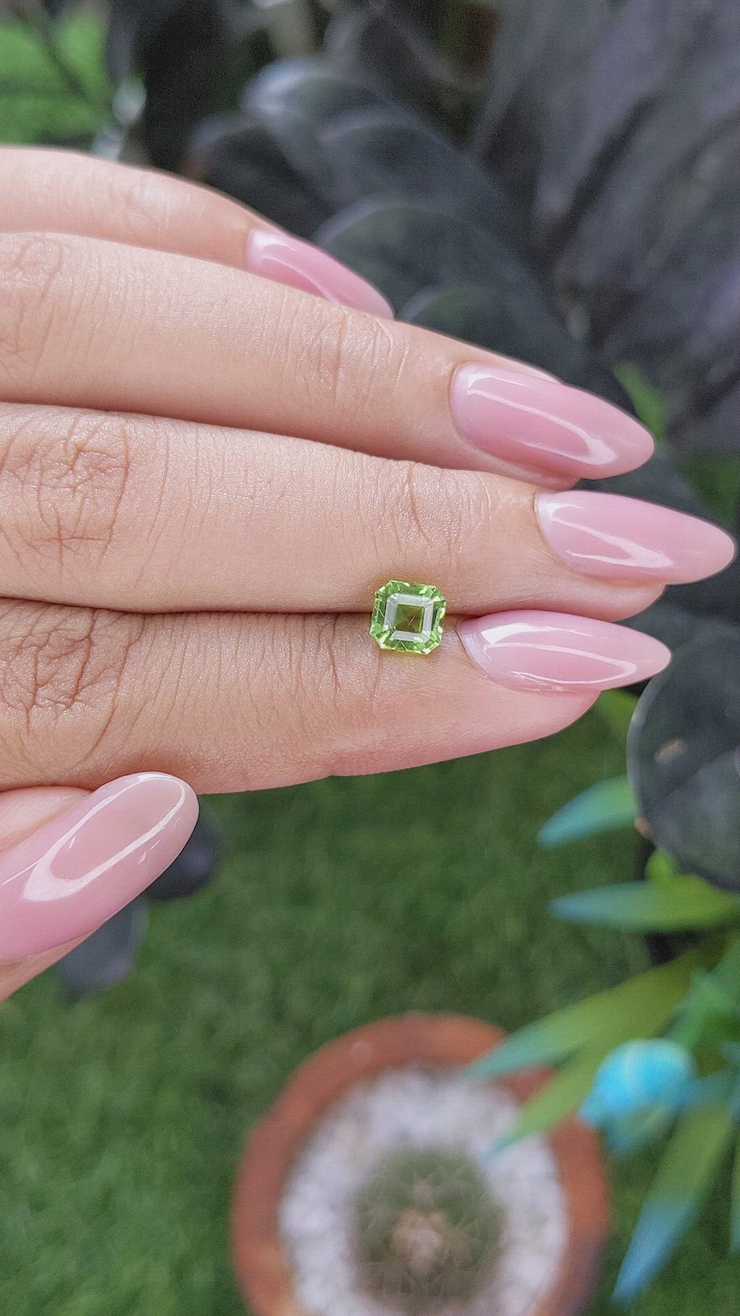 0.98 Ct. Green (Lime Green) Peridot from Tanzania Size Video