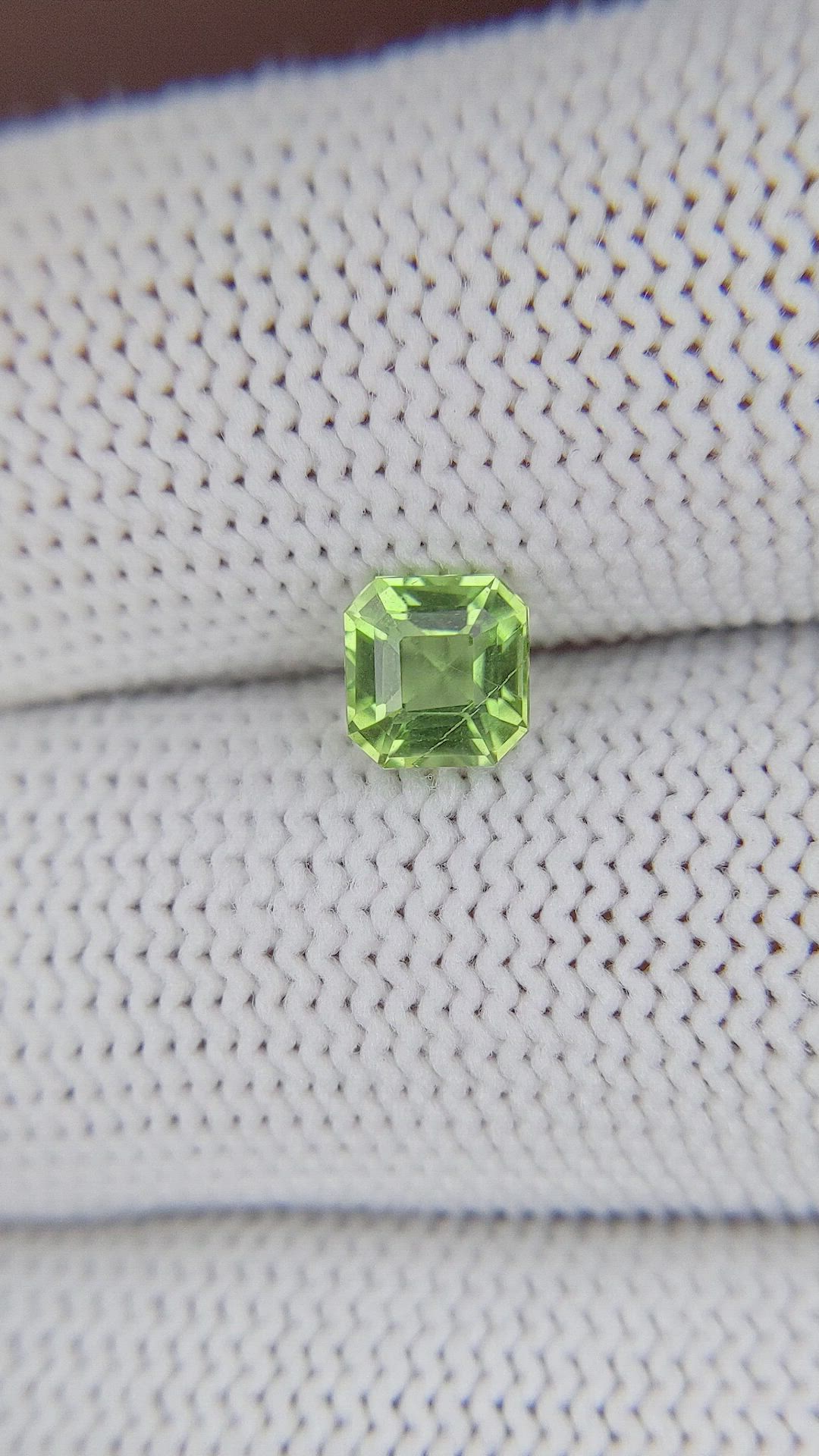 0.98 Ct. Green (Lime Green) Peridot from Tanzania Size Video