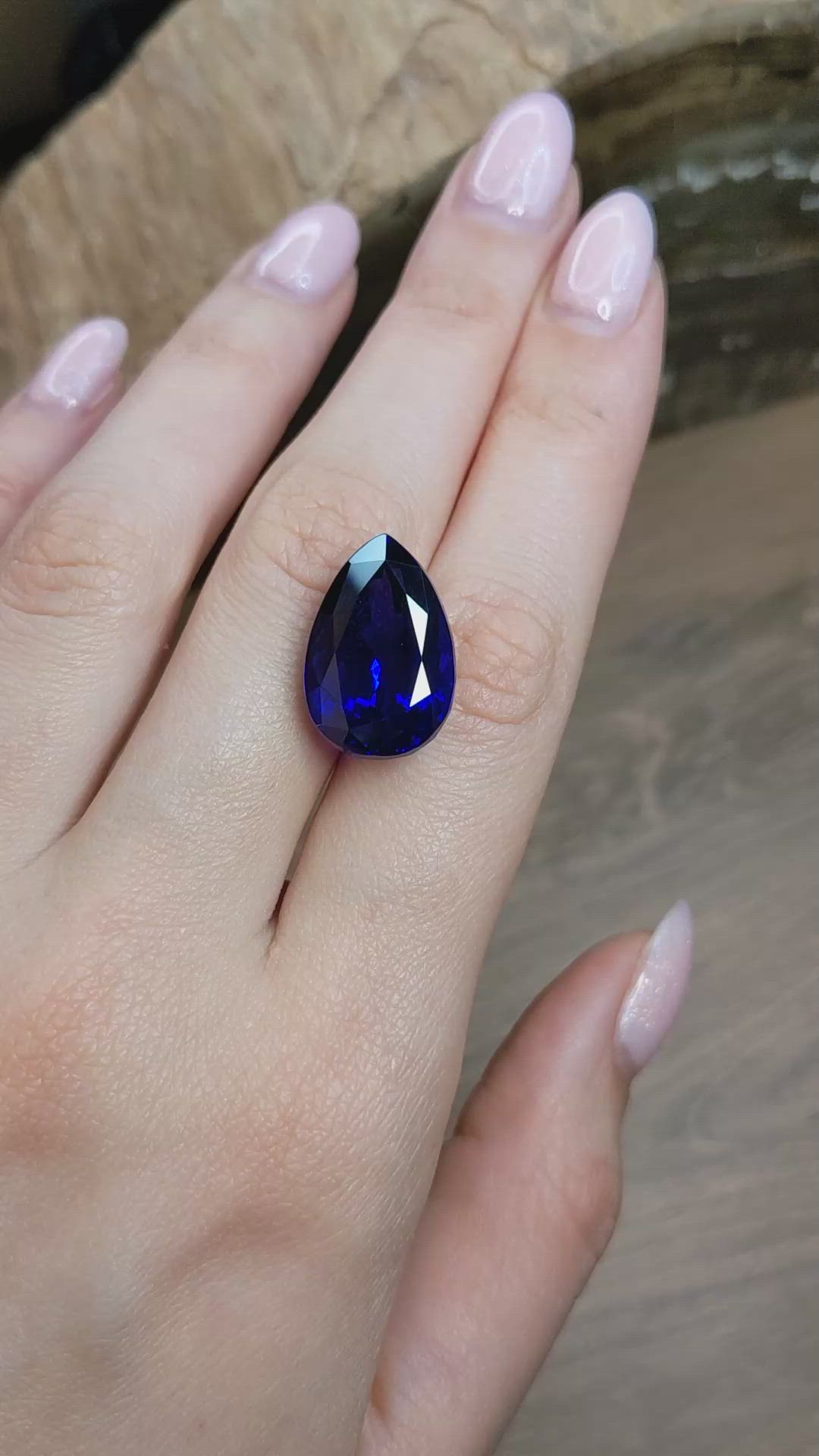 22.12 Ct. Violet Tanzanite from Tanzania Size Video