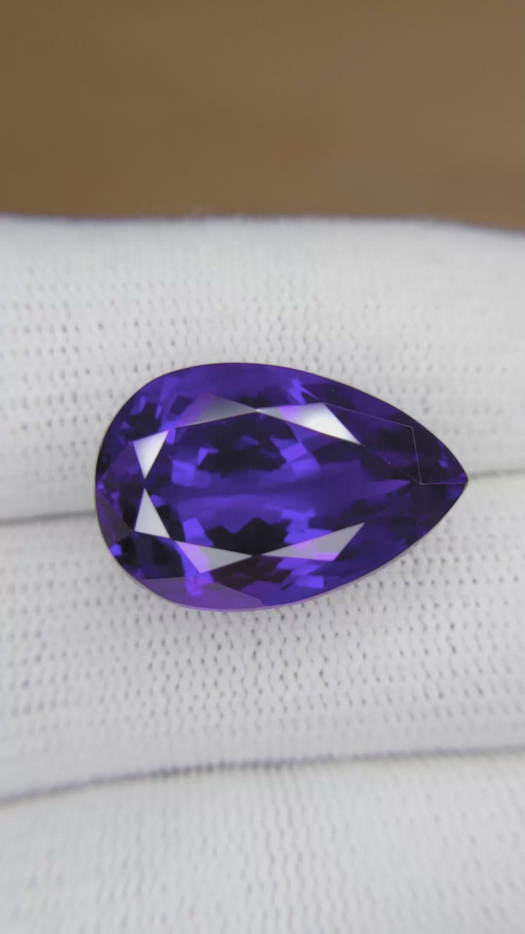 22.12 Ct. Violet Tanzanite from Tanzania Size Video