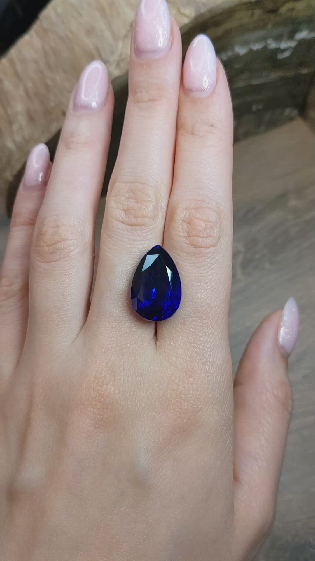 22.12 Ct. Violet Tanzanite from Tanzania Size Video