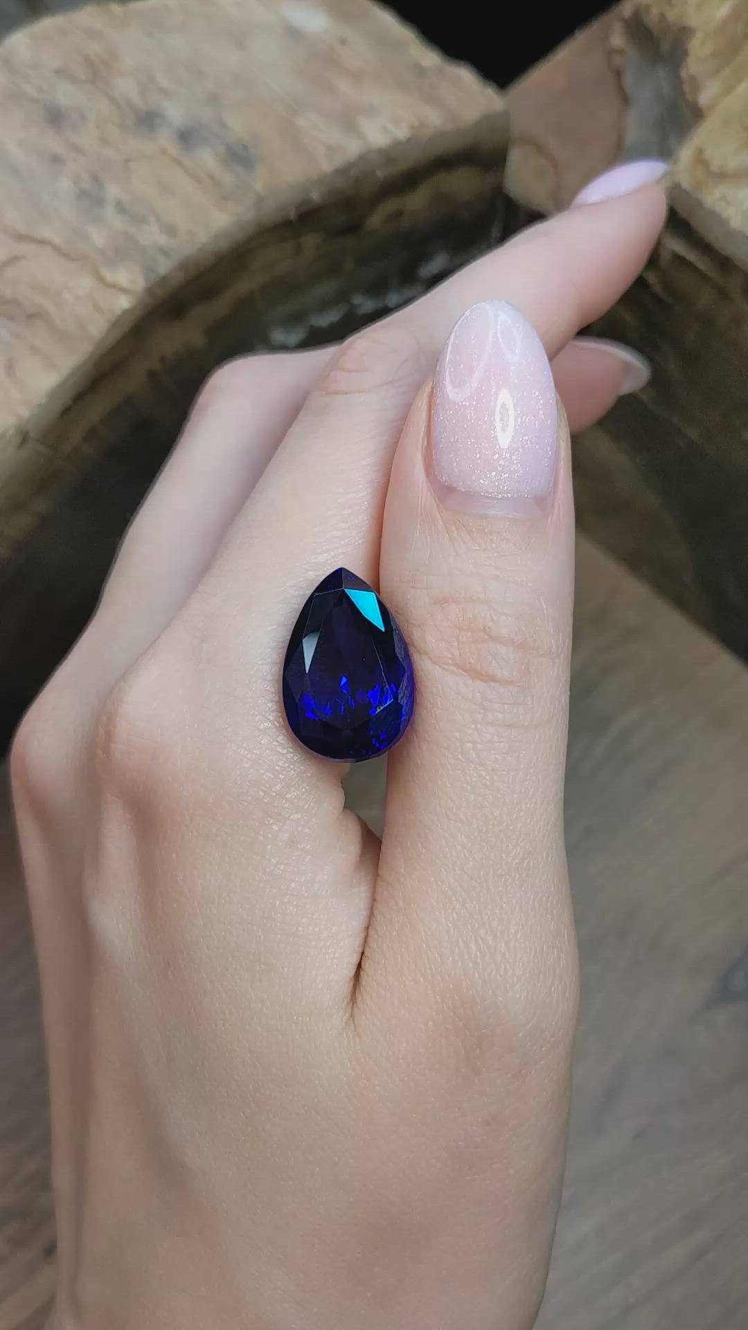 22.12 Ct. Violet Tanzanite from Tanzania Size Video