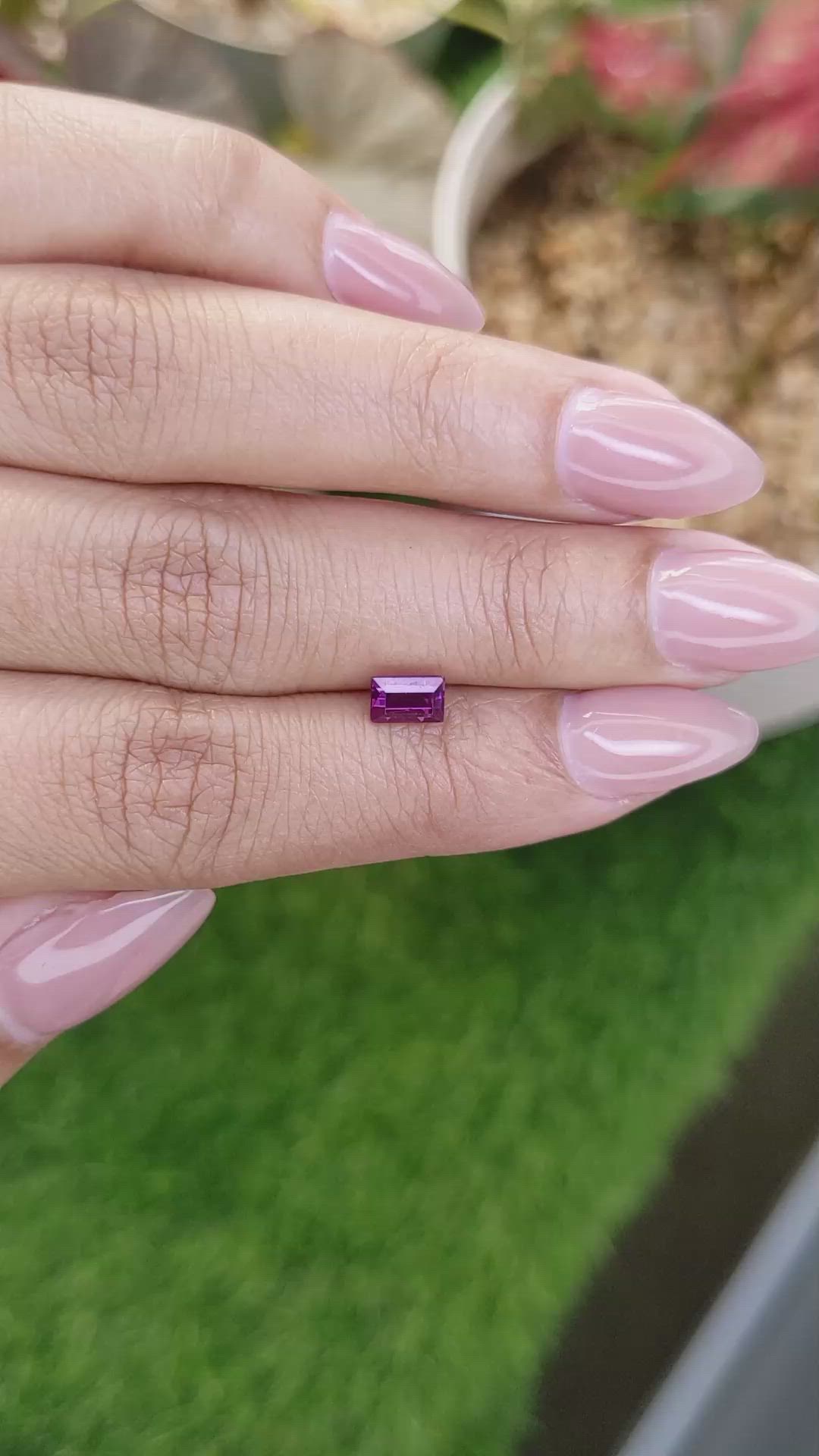 0.89 Ct. Pinkish Purple Rhodolite Garnet from Ceylon (Sri Lanka) Size Video