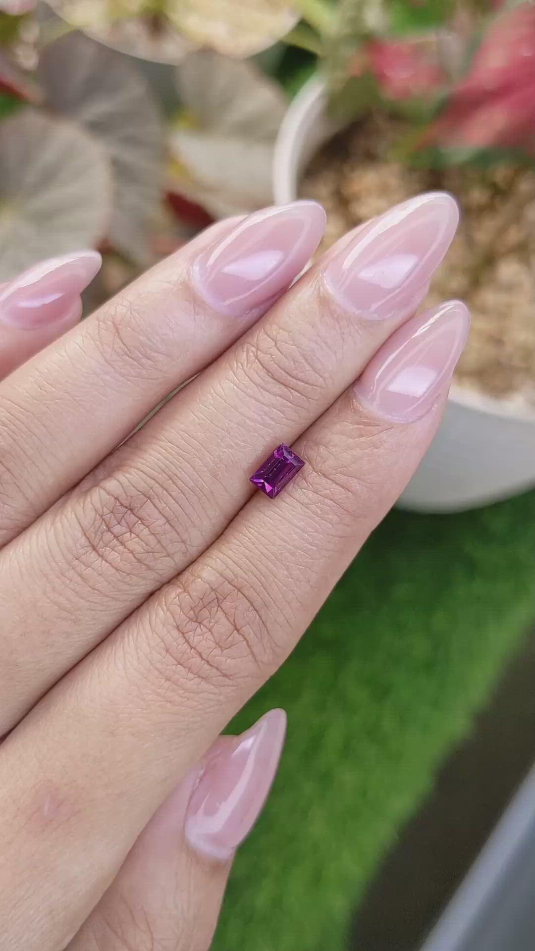 0.89 Ct. Pinkish Purple Rhodolite Garnet from Ceylon (Sri Lanka) Size Video