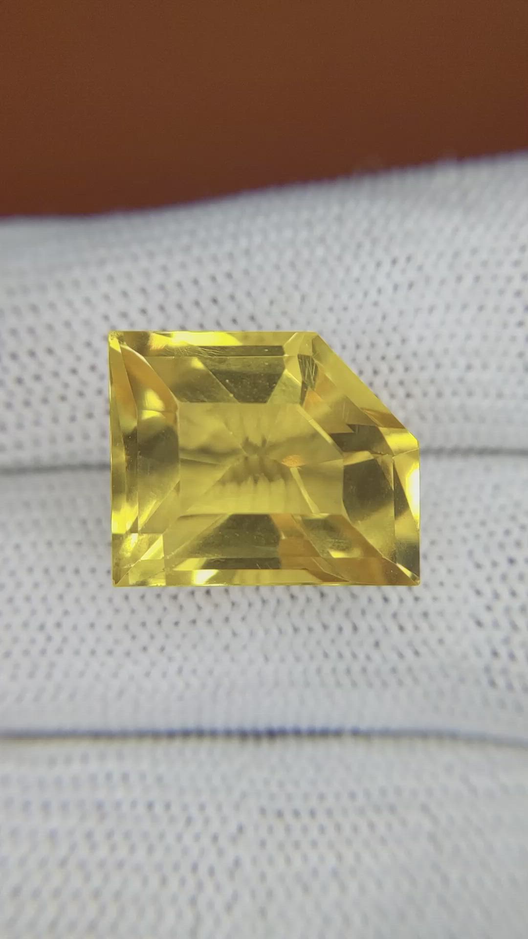 18.81 Ct. Yellow Citrine from Ceylon (Sri Lanka) Size Video