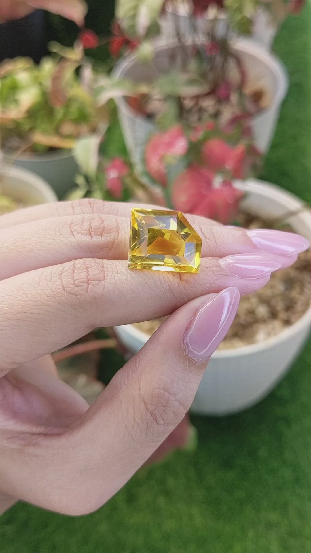 18.81 Ct. Yellow Citrine from Ceylon (Sri Lanka) Size Video
