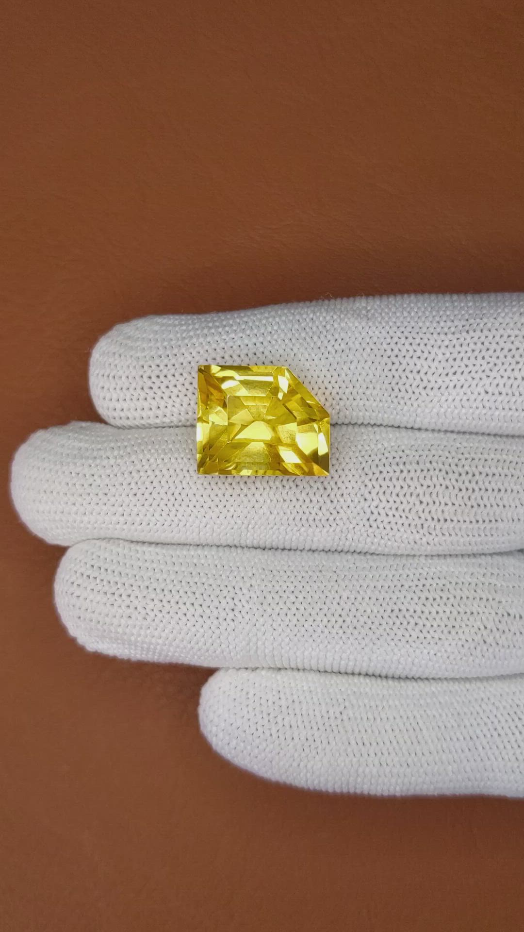 18.81 Ct. Yellow Citrine from Ceylon (Sri Lanka) Size Video