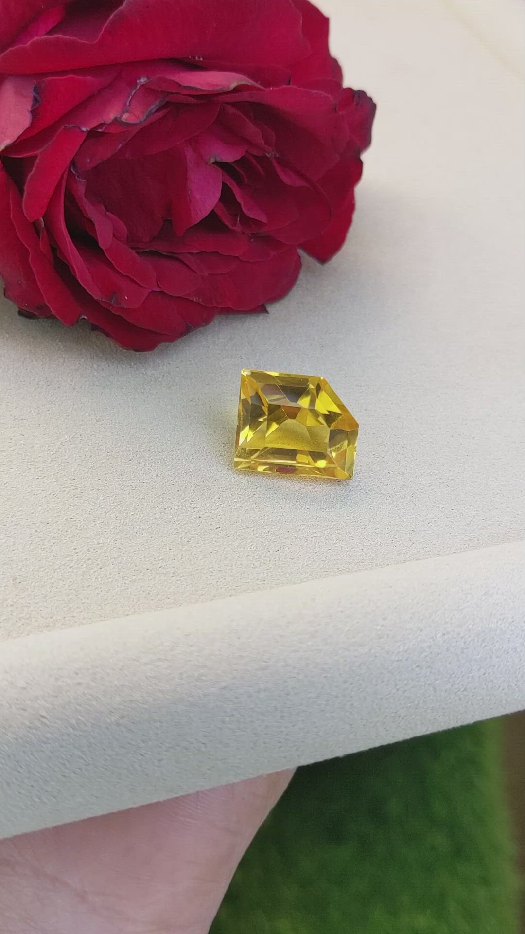 18.81 Ct. Yellow Citrine from Ceylon (Sri Lanka) Size Video