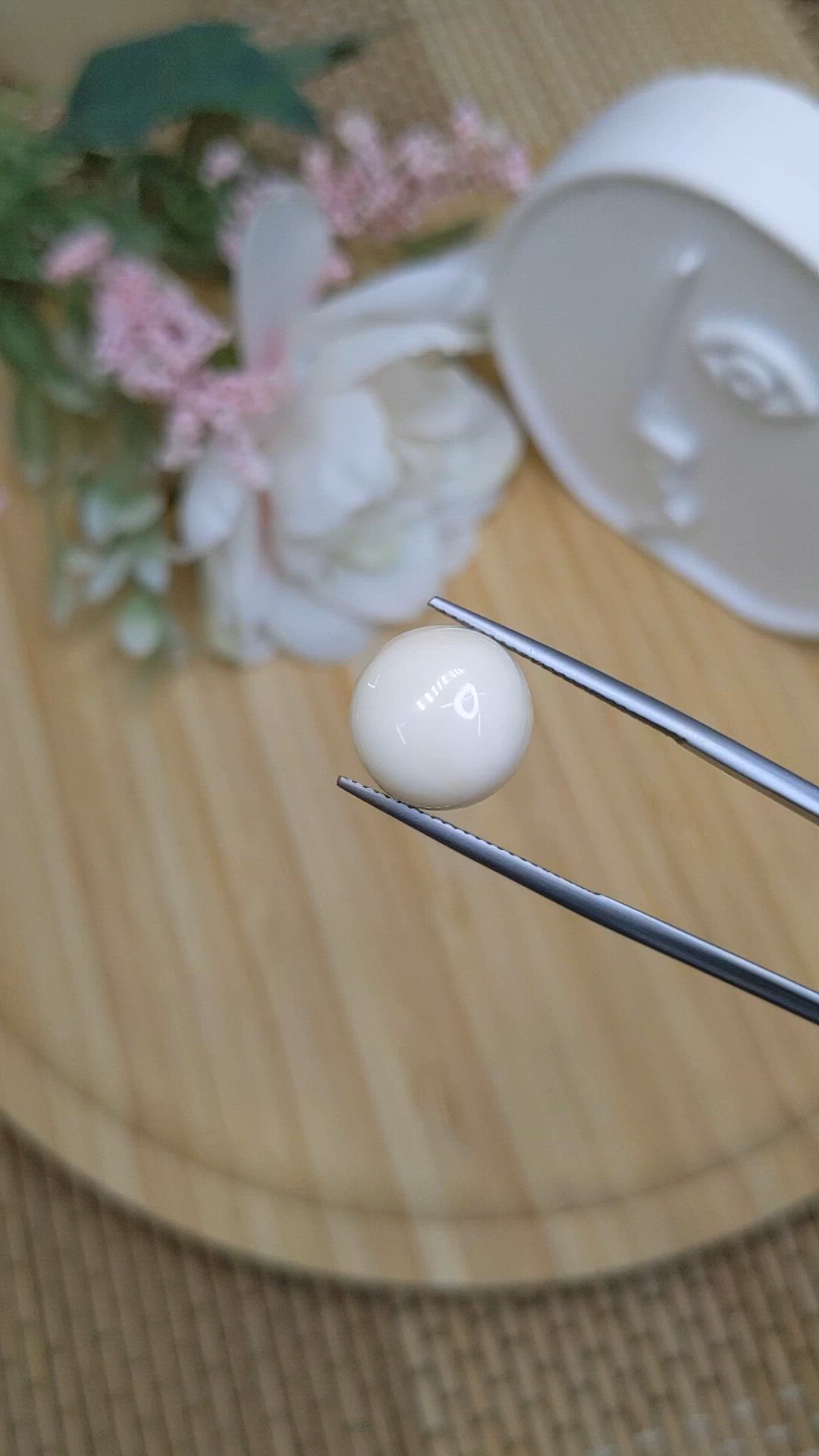 8.17 Ct. Salmon and White Cabochon Coral from Italy Size Video