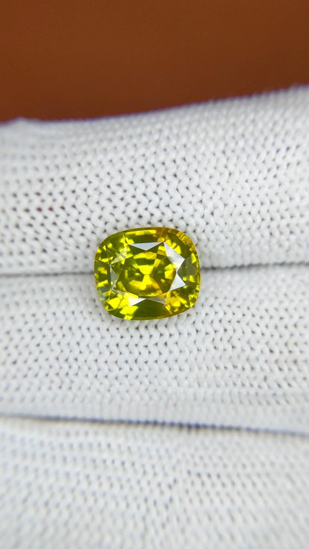 5.22 Ct. Yellowish Green Zircon from Ceylon (Sri Lanka) Size Video