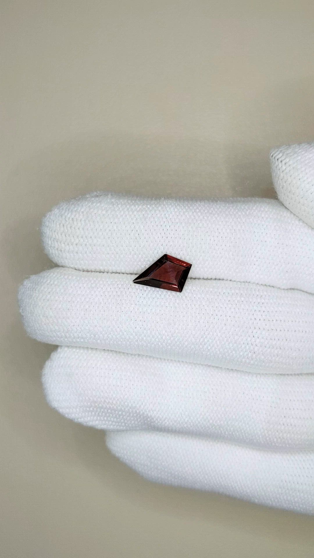 1.14 Ct. Red Spinel from Ceylon (Sri Lanka) Size Video