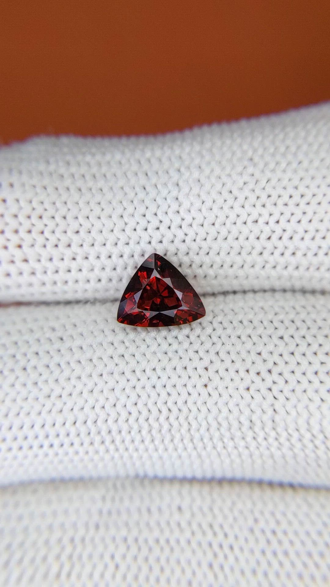1.52 Ct. Purplish Red Rhodolite Garnet from Ceylon (Sri Lanka) Size Video