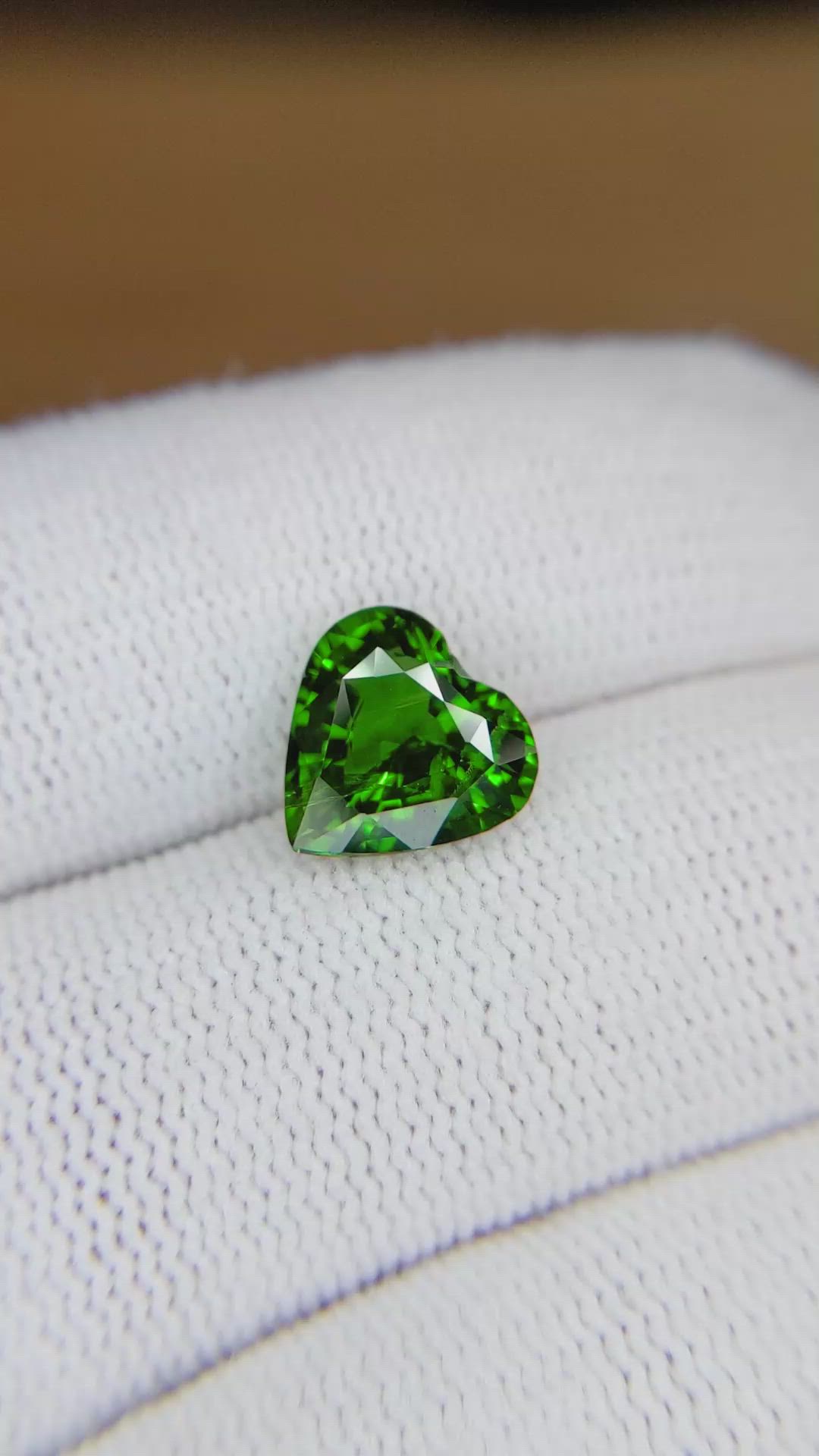2.83 Ct. Tsavorite Garnet from Tanzania Size Video