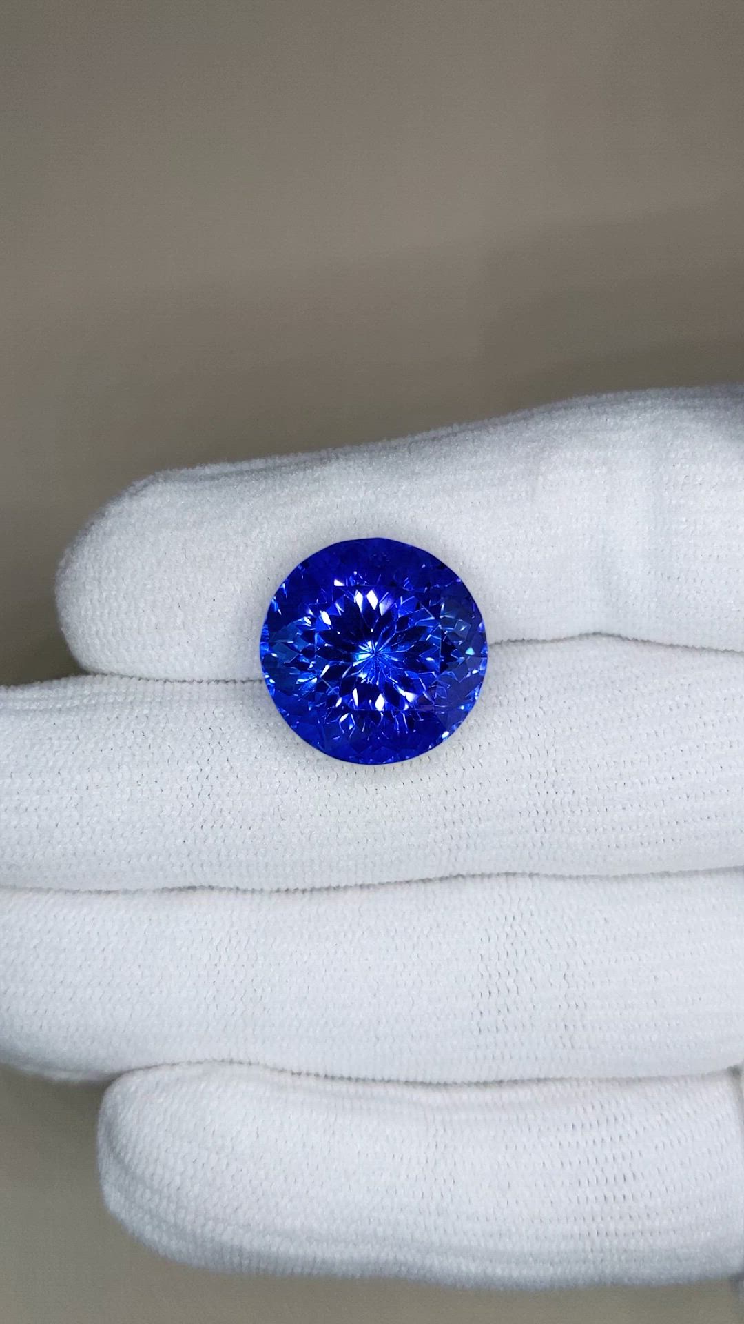 22.58 Ct. Blue Tanzanite from Tanzania Size Video