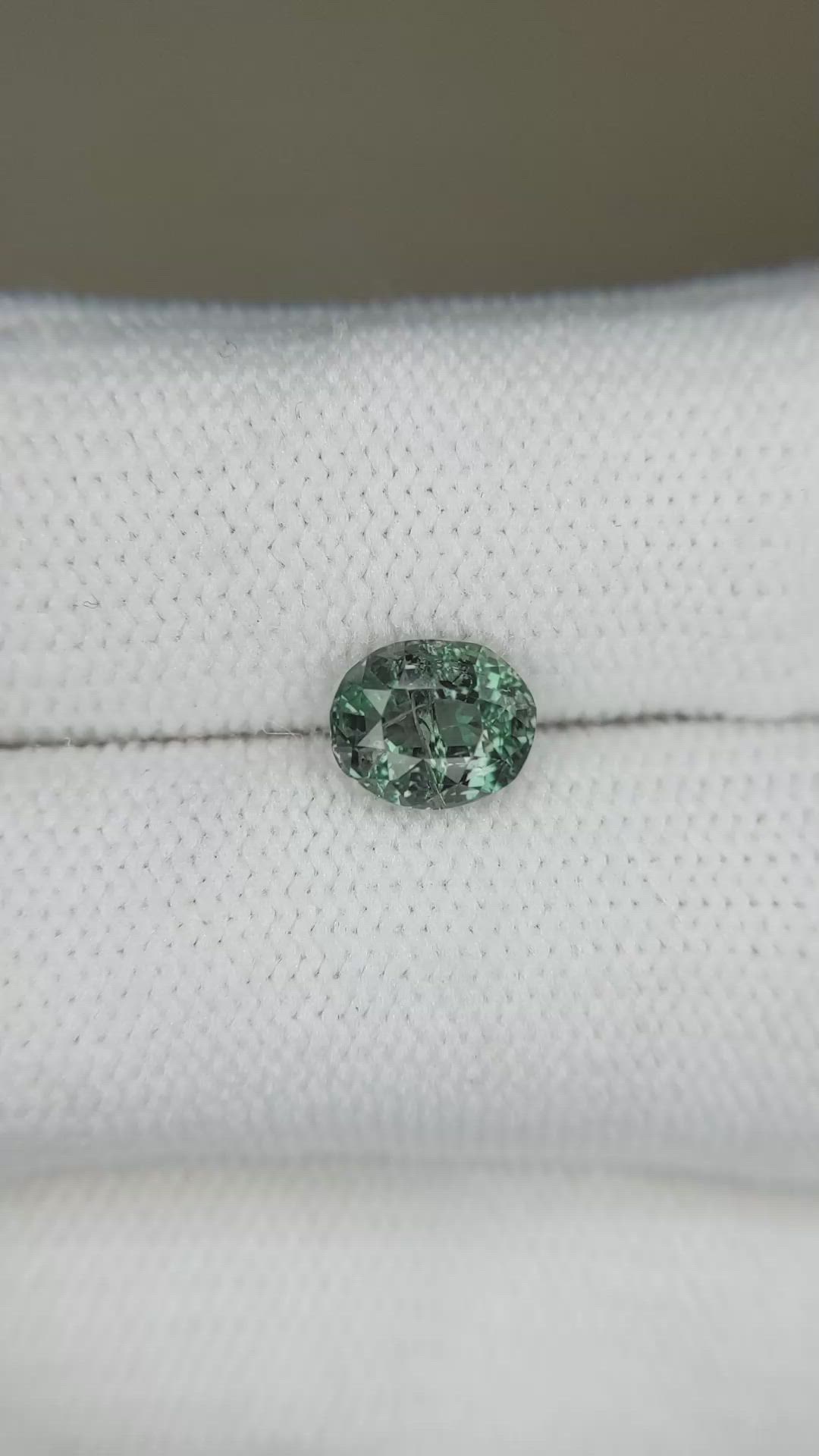 1.54 Ct. Alexandrite from Ceylon (Sri Lanka) Size Video