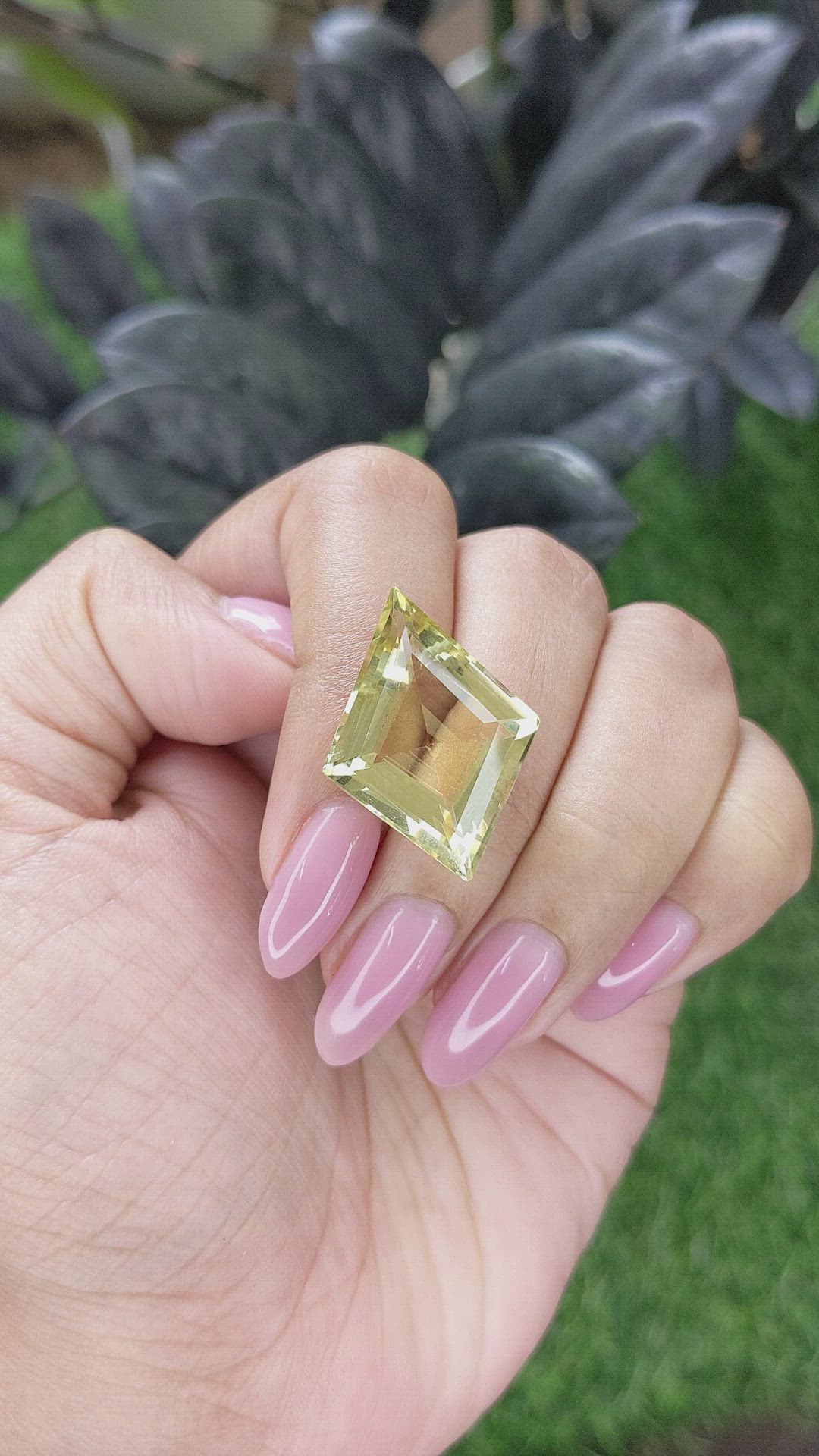 17.62 Ct. Greenish Yellow Citrine from Ceylon (Sri Lanka) Size Video