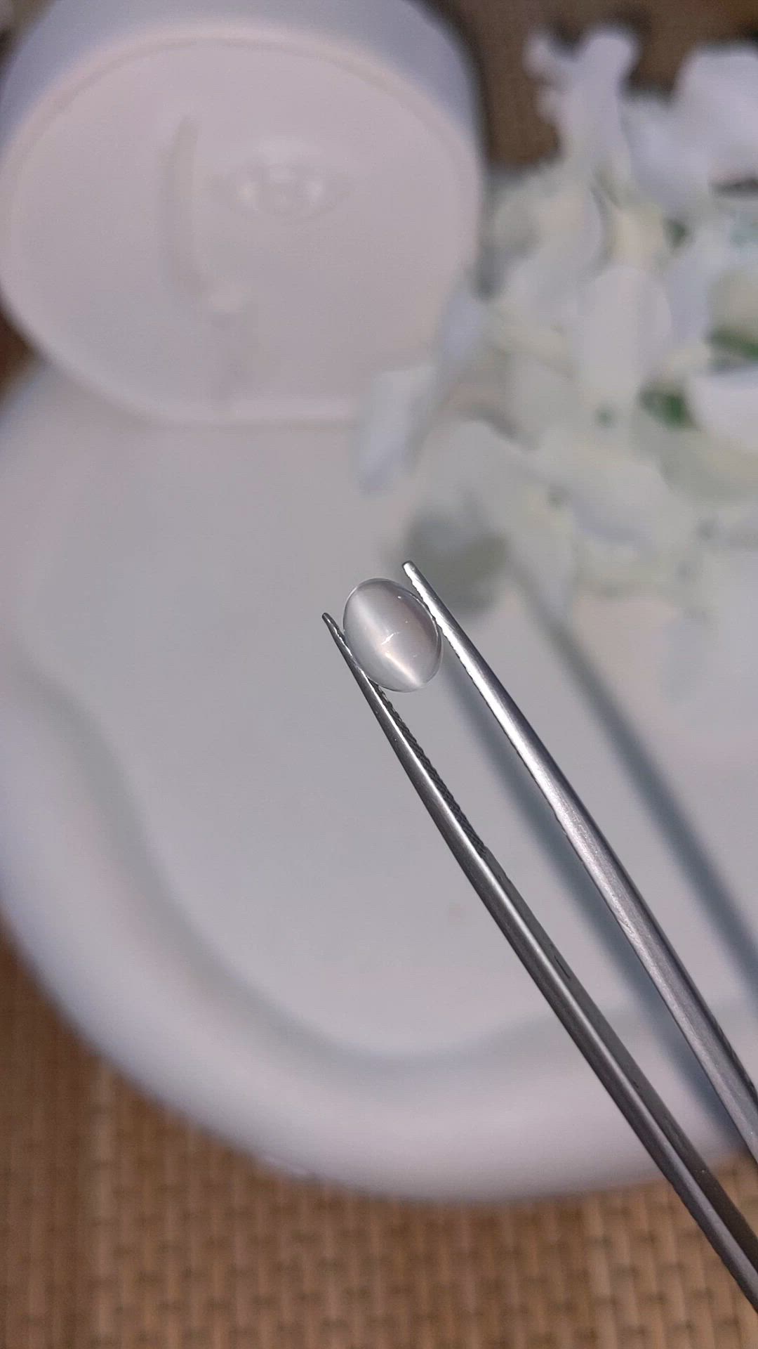 1.72 Ct. White Cabochon Moonstone from Ceylon (Sri Lanka) Size Video