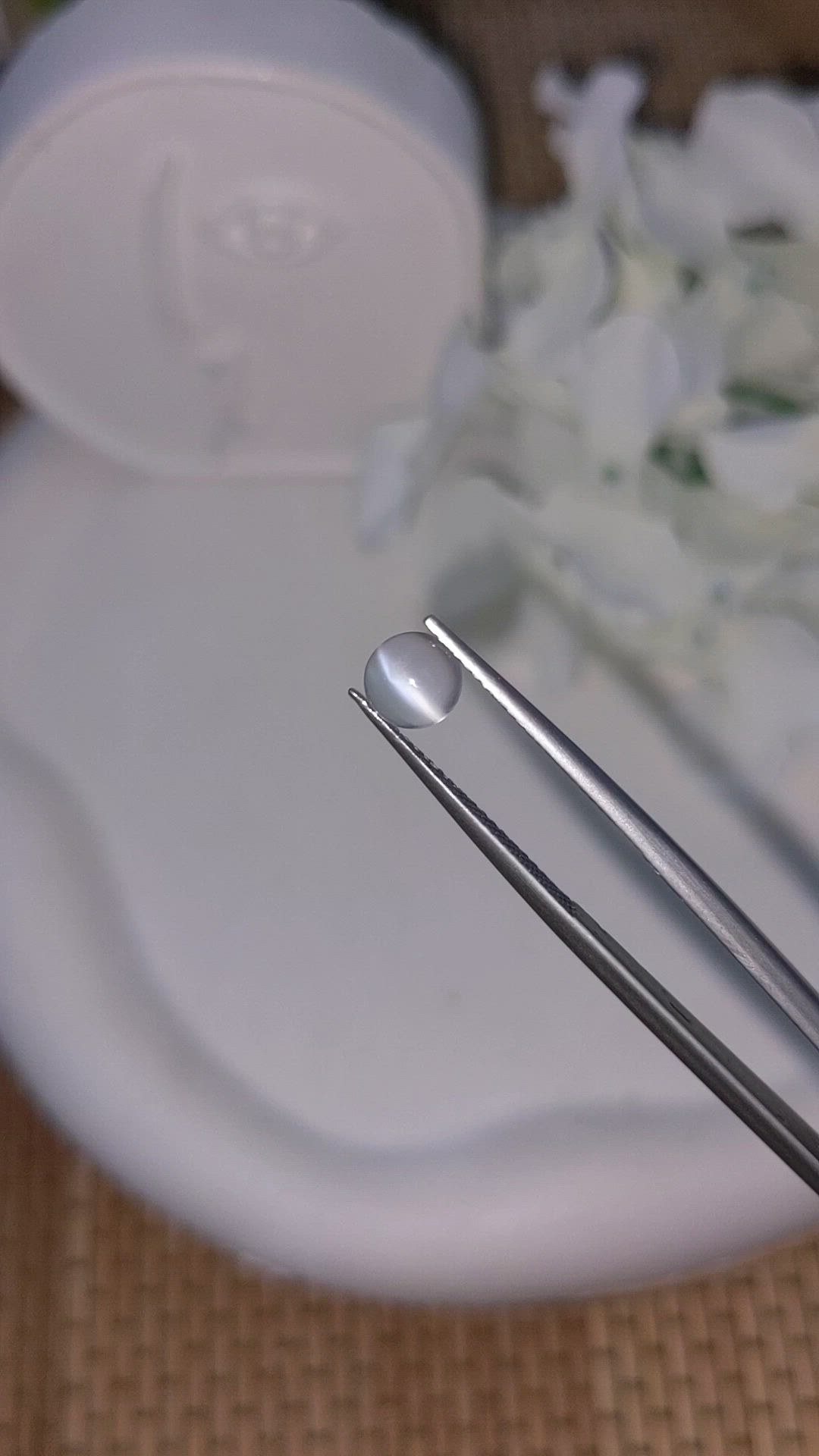 0.80 Ct. White Cabochon Moonstone from Ceylon (Sri Lanka) Size Video