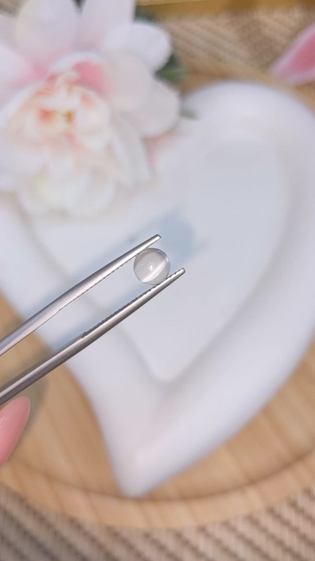 0.98 Ct. White Cabochon Moonstone from Ceylon (Sri Lanka) Size Video