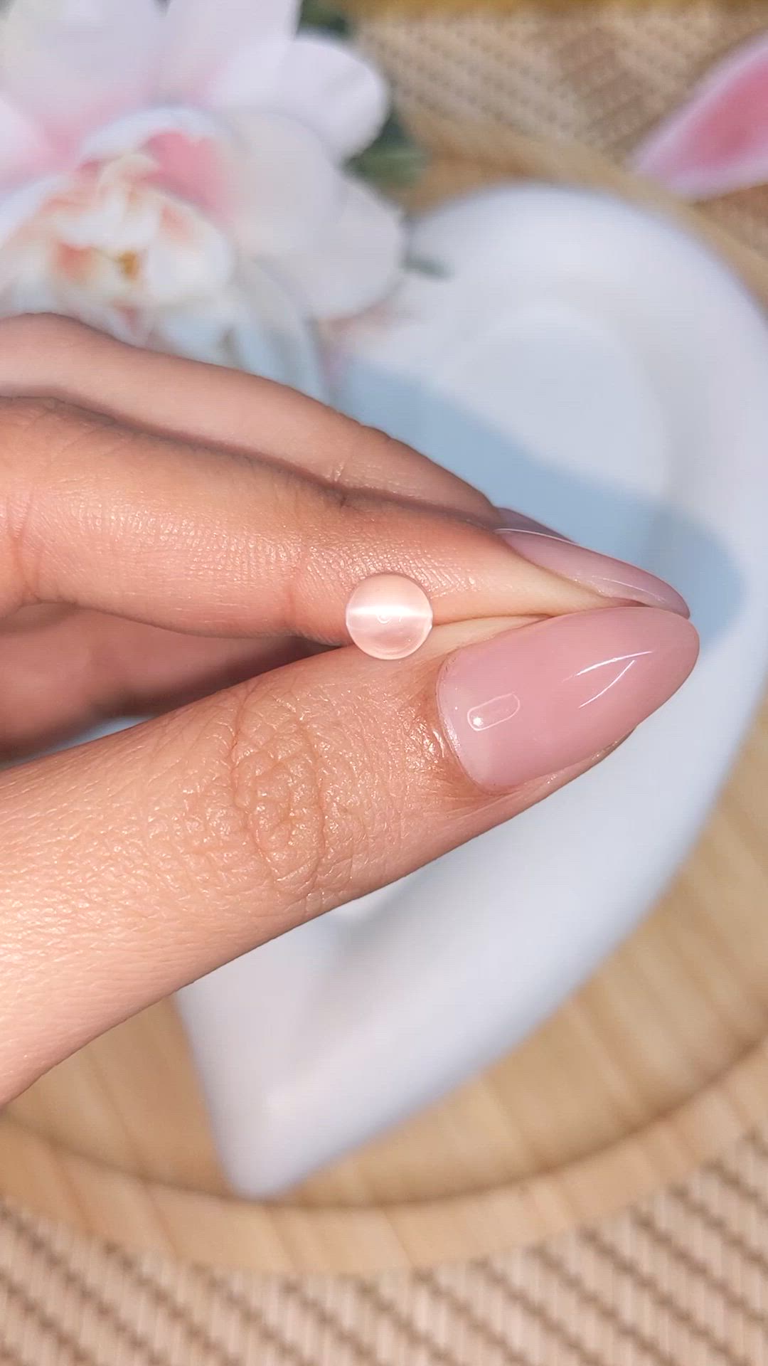 1.00 Ct. White Cabochon Moonstone from Ceylon (Sri Lanka) Size Video