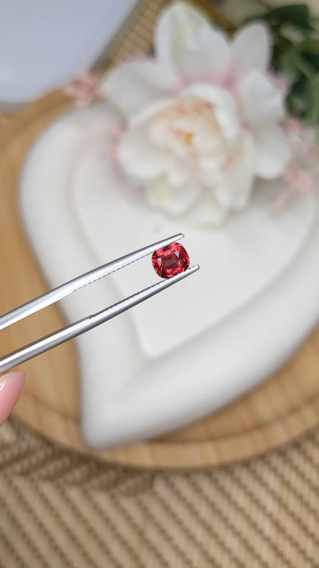 0.86 Ct. Red Rhodolite Garnet from Ceylon (Sri Lanka) Size Video