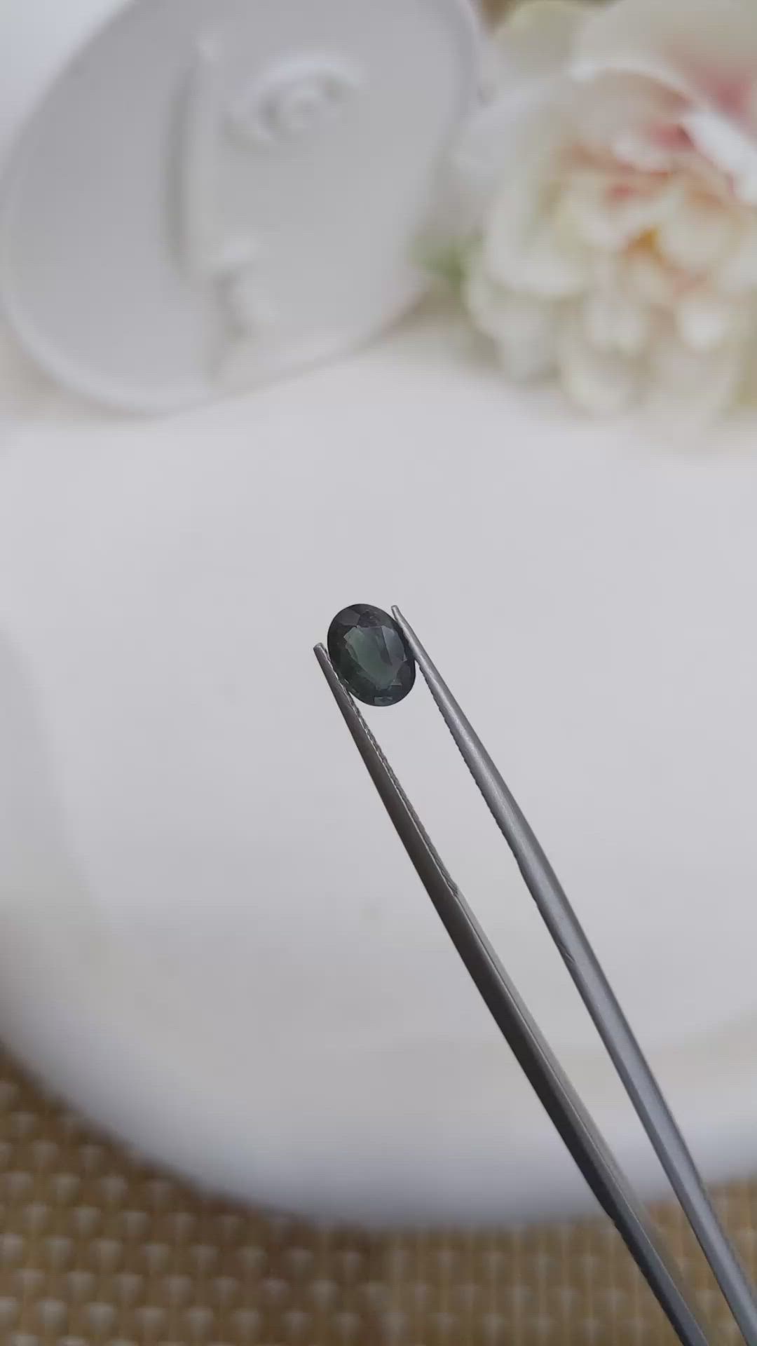 0.99 Ct. Alexandrite from Brazil Size Video