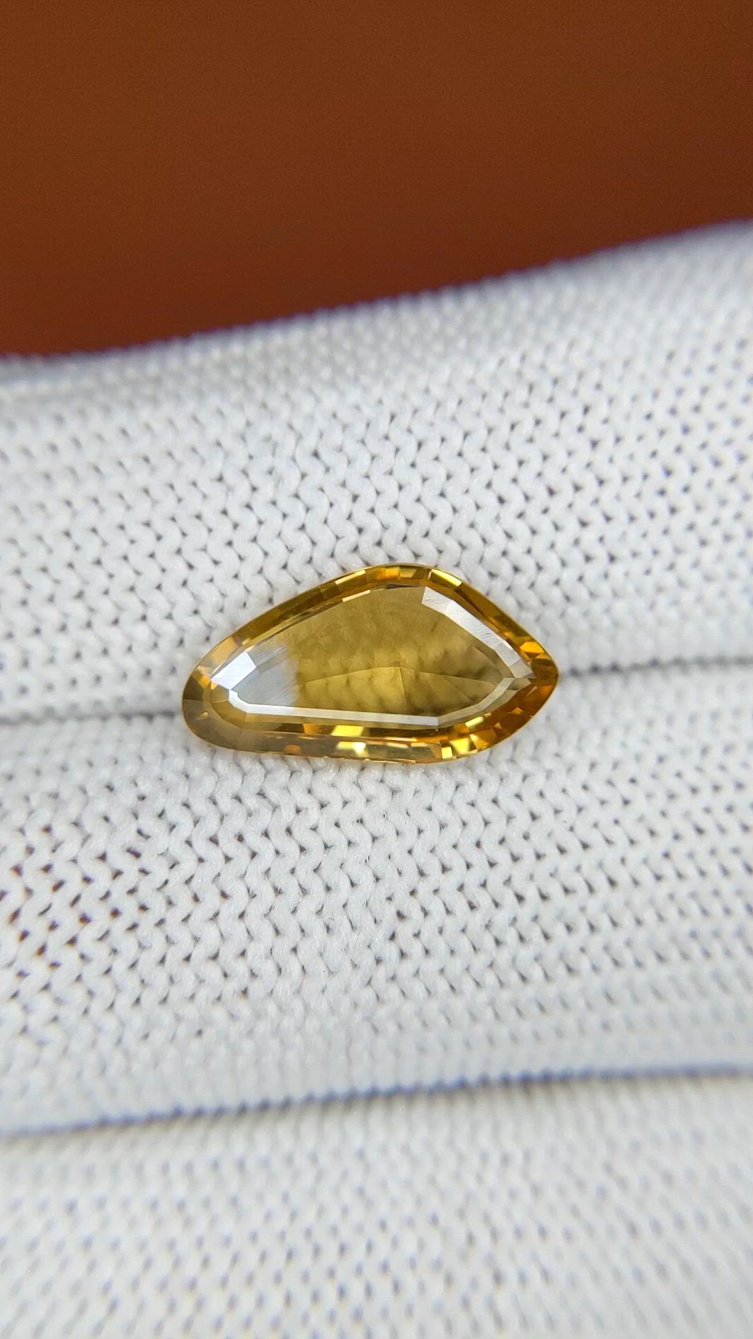 4.16 Ct. Brownish Yellow Chrysoberyl from Ceylon (Sri Lanka) Size Video
