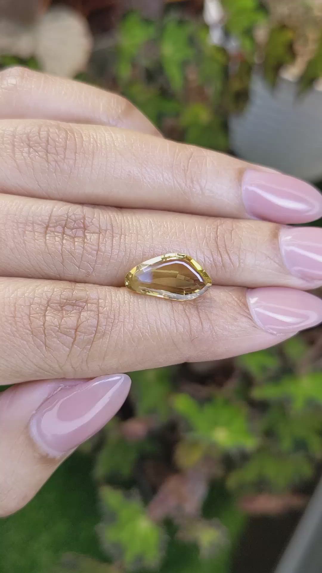 4.16 Ct. Brownish Yellow Chrysoberyl from Ceylon (Sri Lanka) Size Video