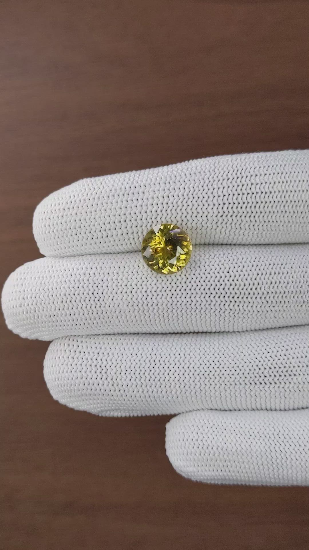 4.65 Ct. Greenish Yellow Chrysoberyl from Ceylon (Sri Lanka) Size Video