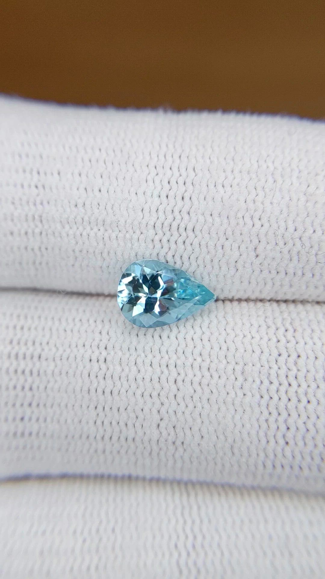 0.92 Ct. Blue Aquamarine from Mozambique Size Video