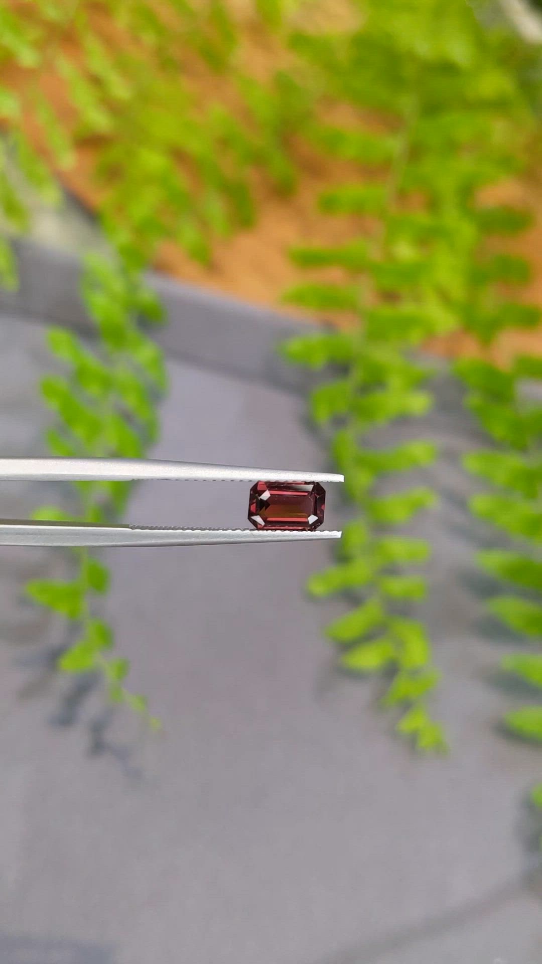 1.15 Ct. Orangish Red Spinel from Burma (Myanmar) Size Video