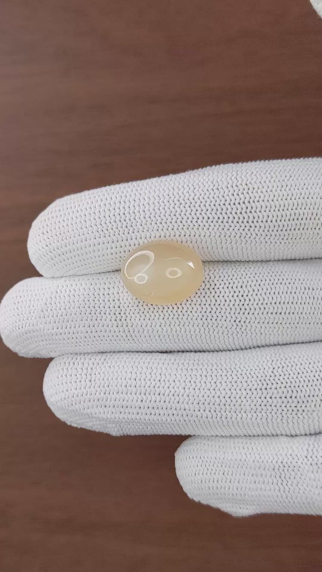 8.83 Ct. Peach Cabochon Moonstone from Ceylon (Sri Lanka) Size Video