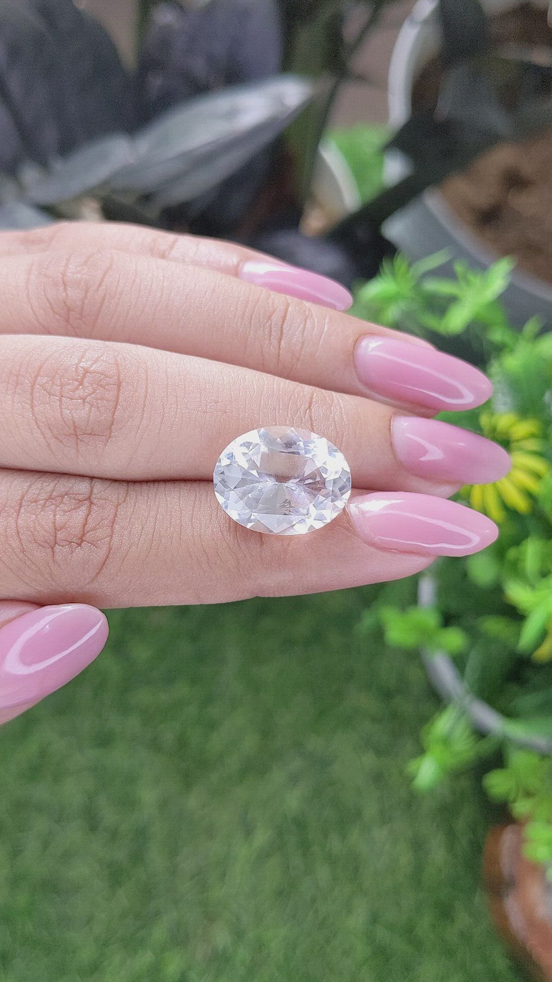 7.72 Ct. White Scapolite from Ceylon (Sri Lanka) Size Video