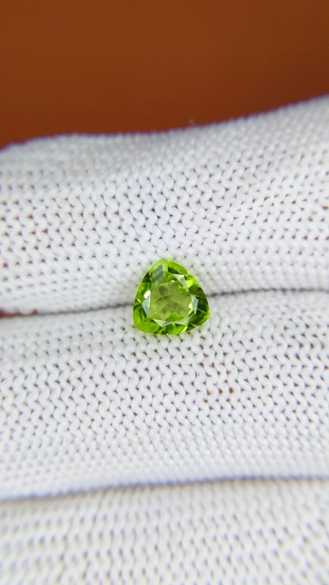 1.03 Ct. Yellowish Green Peridot from Pakistan Size Video