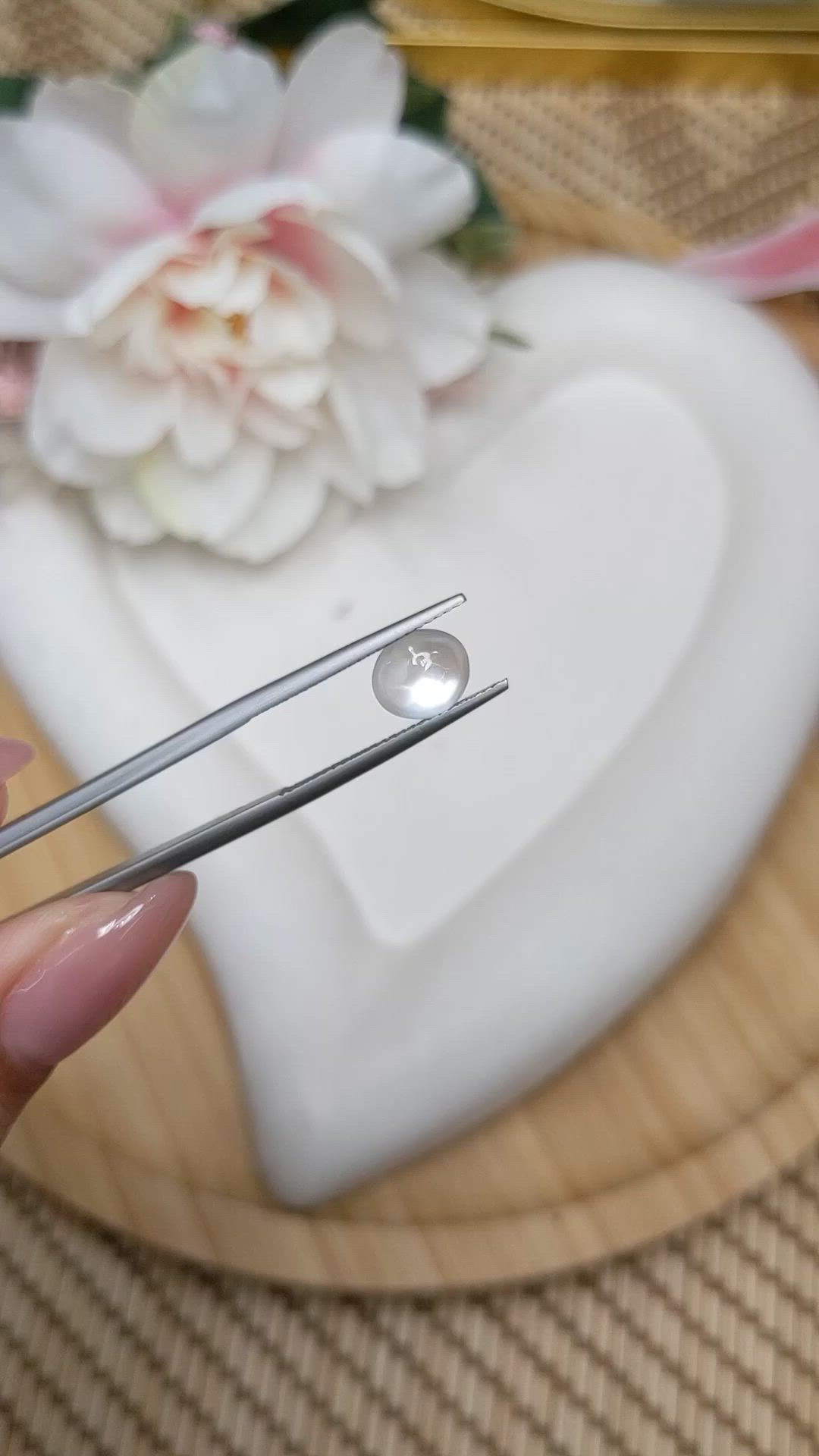 1.22 Ct. White Cabochon Moonstone from Ceylon (Sri Lanka) Size Video