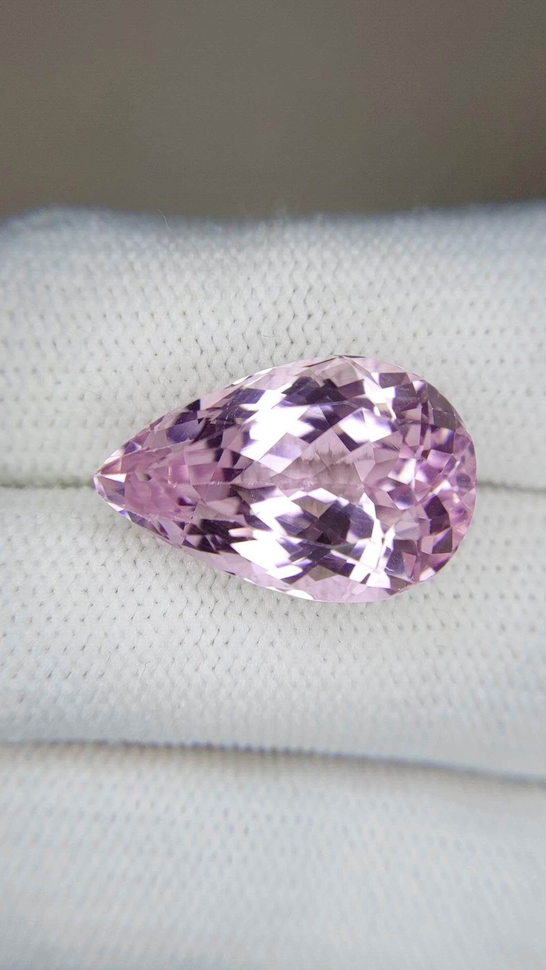 15.24 Ct. Pink Kunzite from Afghanistan Size Video