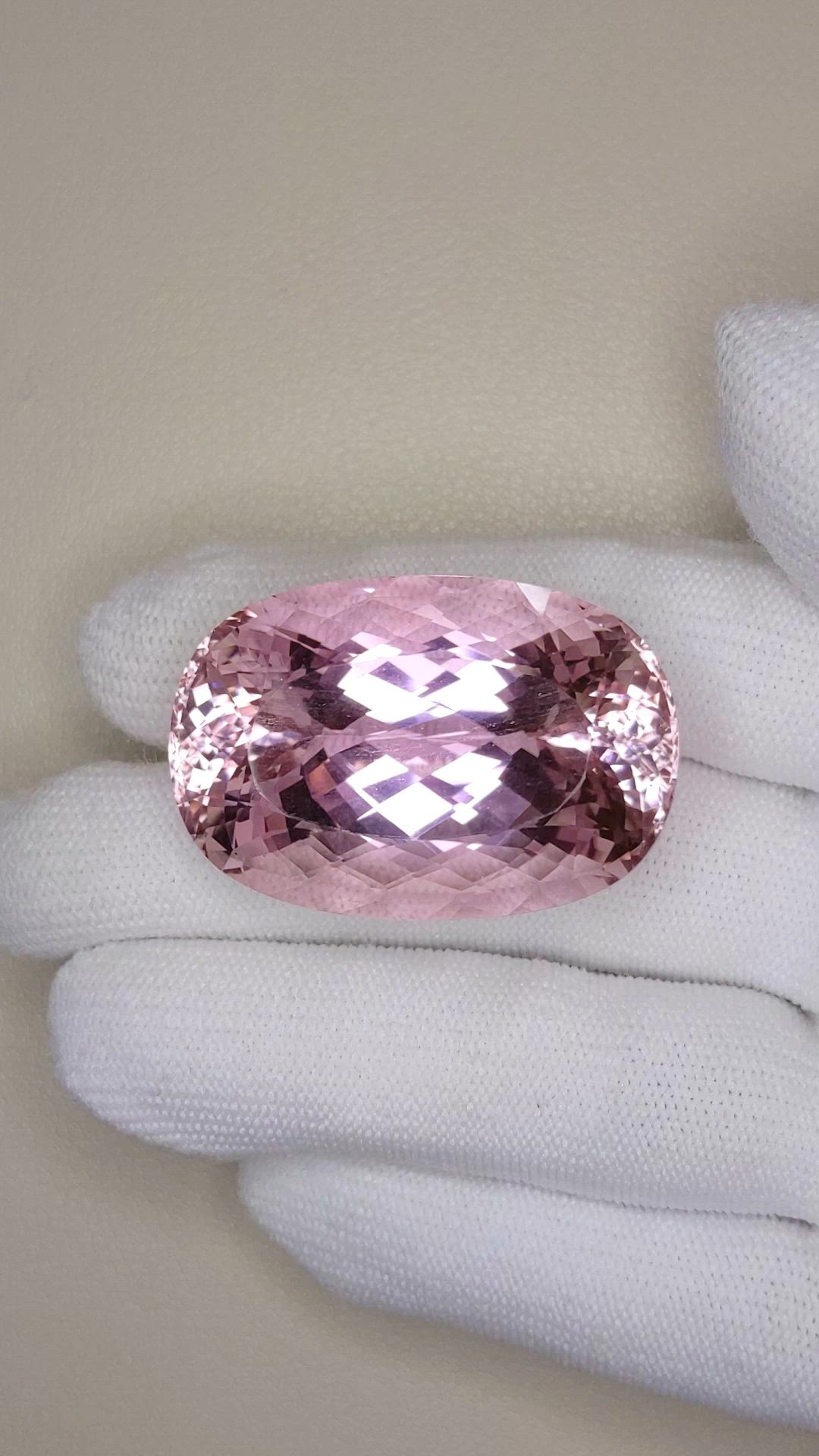 125.86 Ct. Pink Kunzite from Afghanistan Size Video