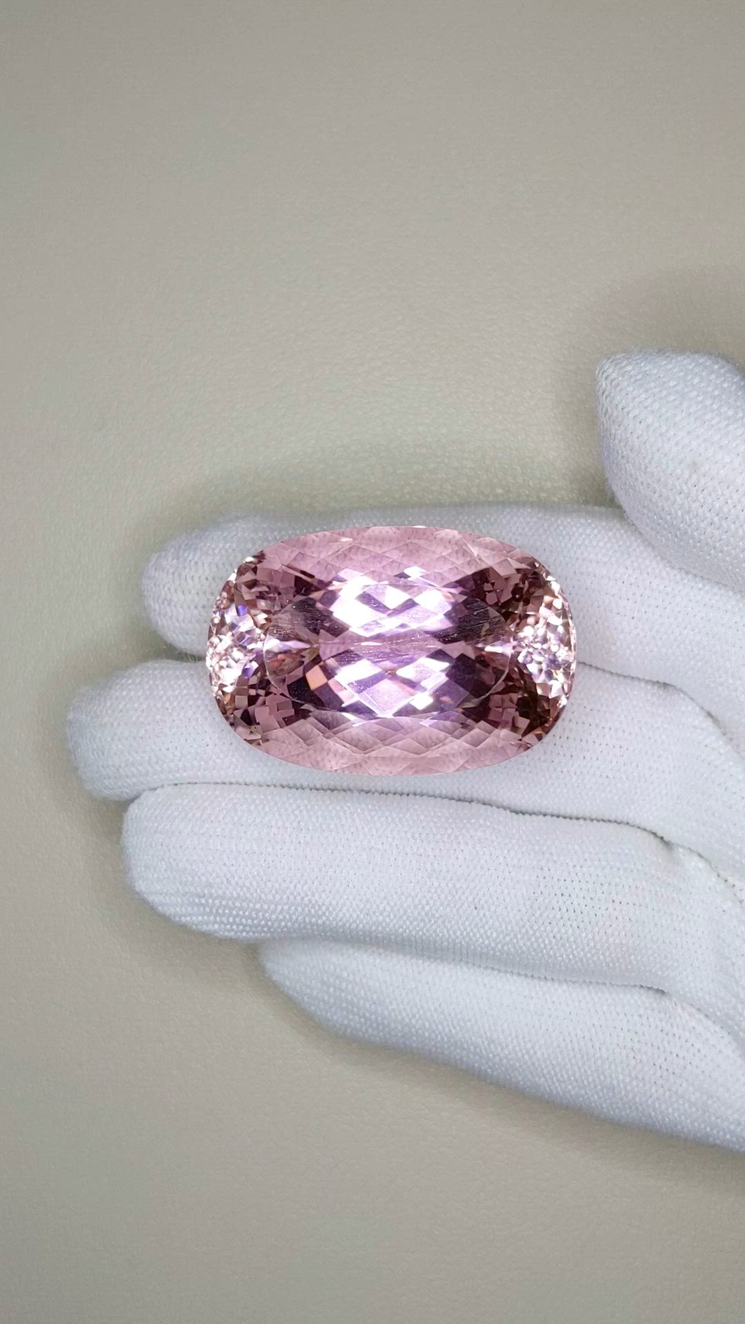 125.86 Ct. Pink Kunzite from Afghanistan Size Video