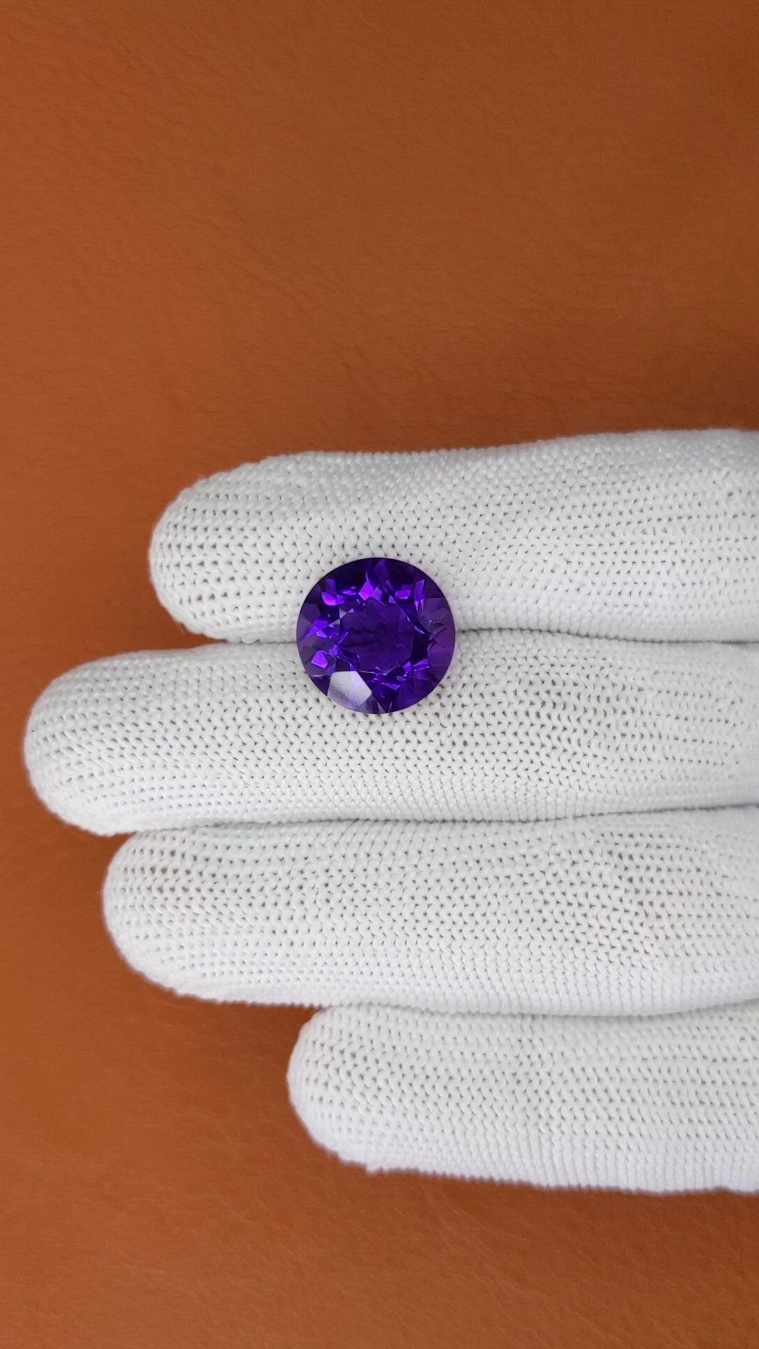 8.34 Ct. Purple Amethyst from Ceylon (Sri Lanka) Size Video