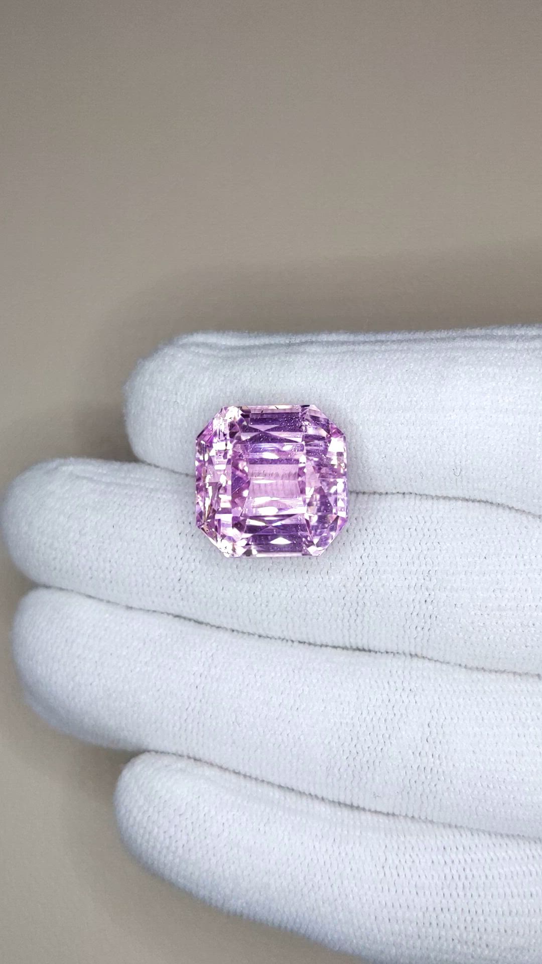 28.45 Ct. Purplish Pink Kunzite from Afghanistan Size Video