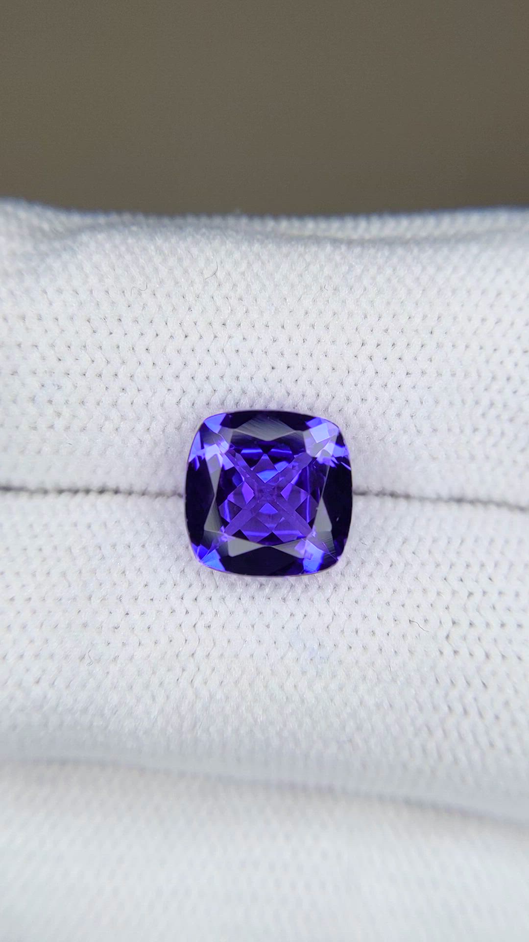 2.84 Ct. Violetish Blue Tanzanite from Tanzania Size Video