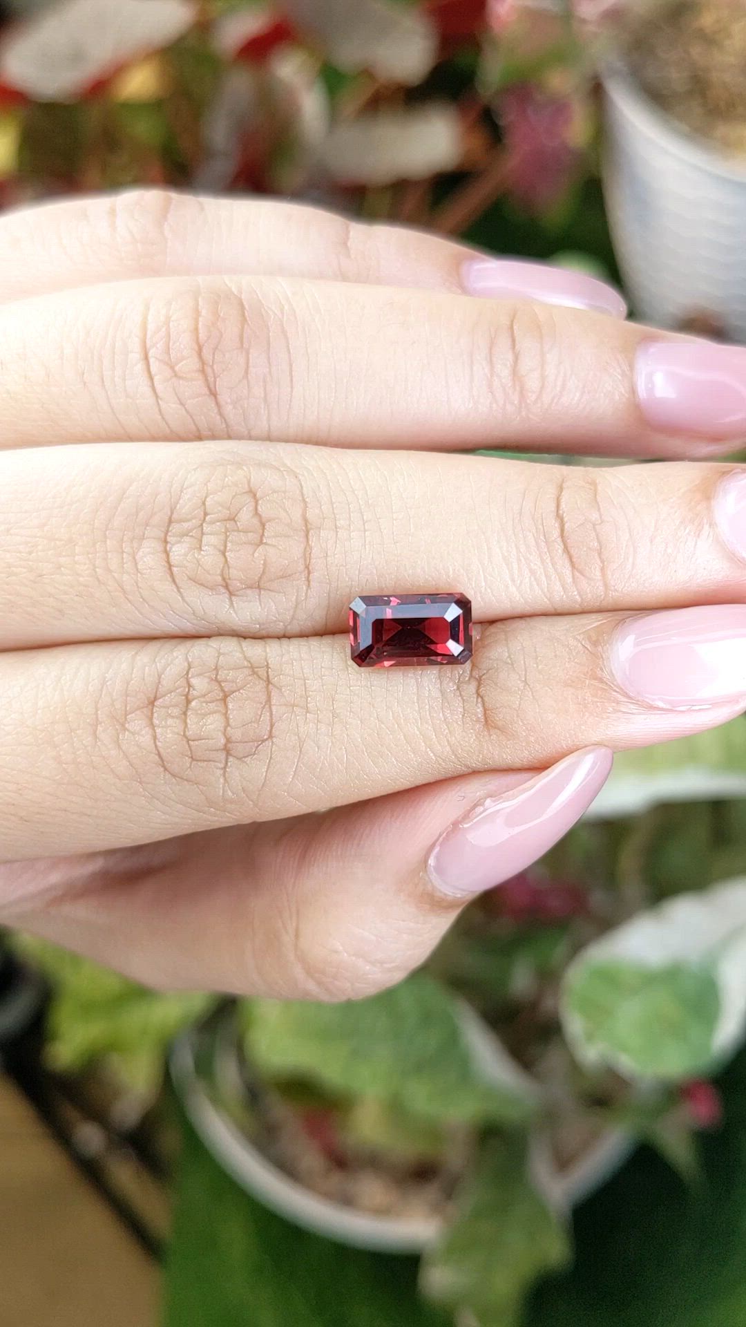2.88 Ct. Red Garnet from Ceylon (Sri Lanka) Size Video
