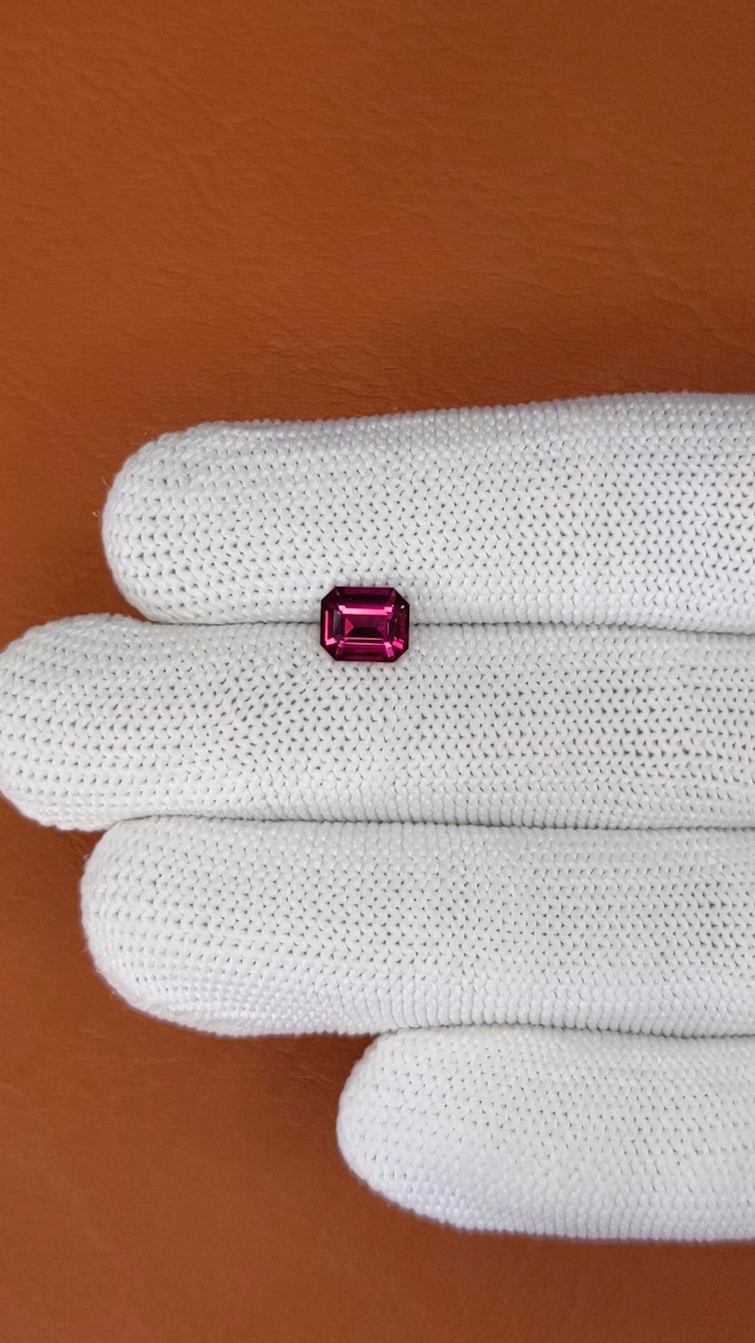 1.31 Ct. Purplish Red Rhodolite Garnet from Ceylon (Sri Lanka) Size Video